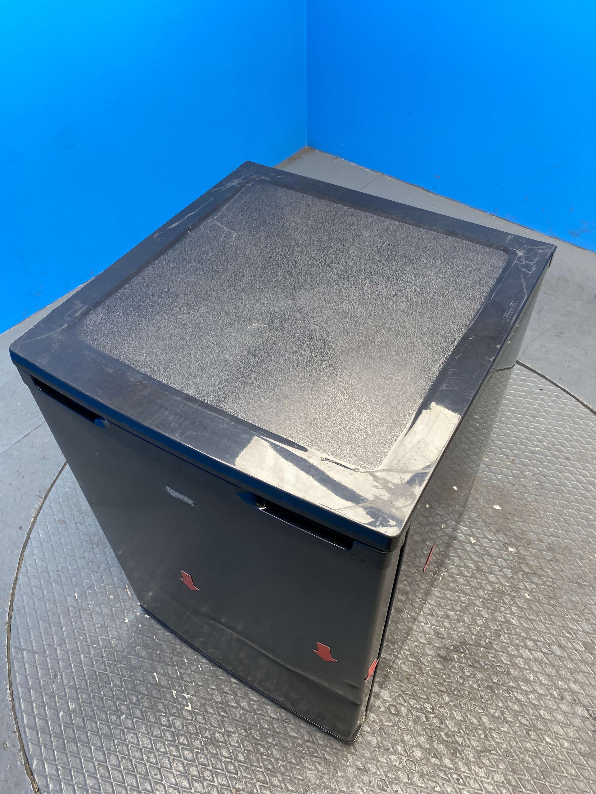 Igenix IG355B 94 Litre Under Counter Freezer