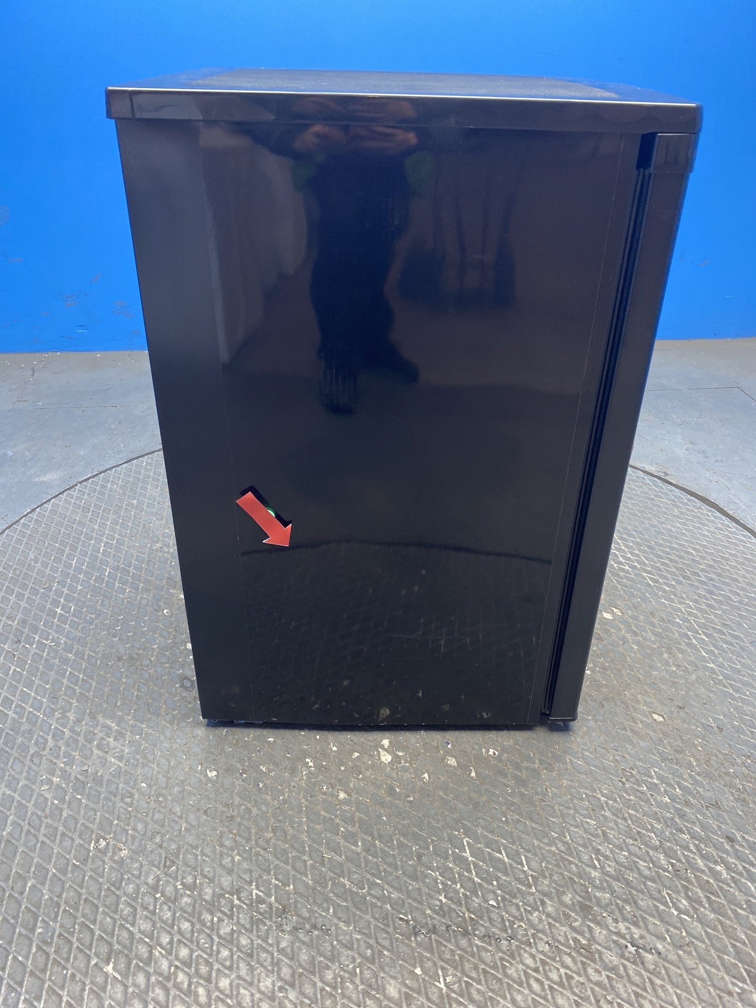 Igenix IG355B 94 Litre Under Counter Freezer