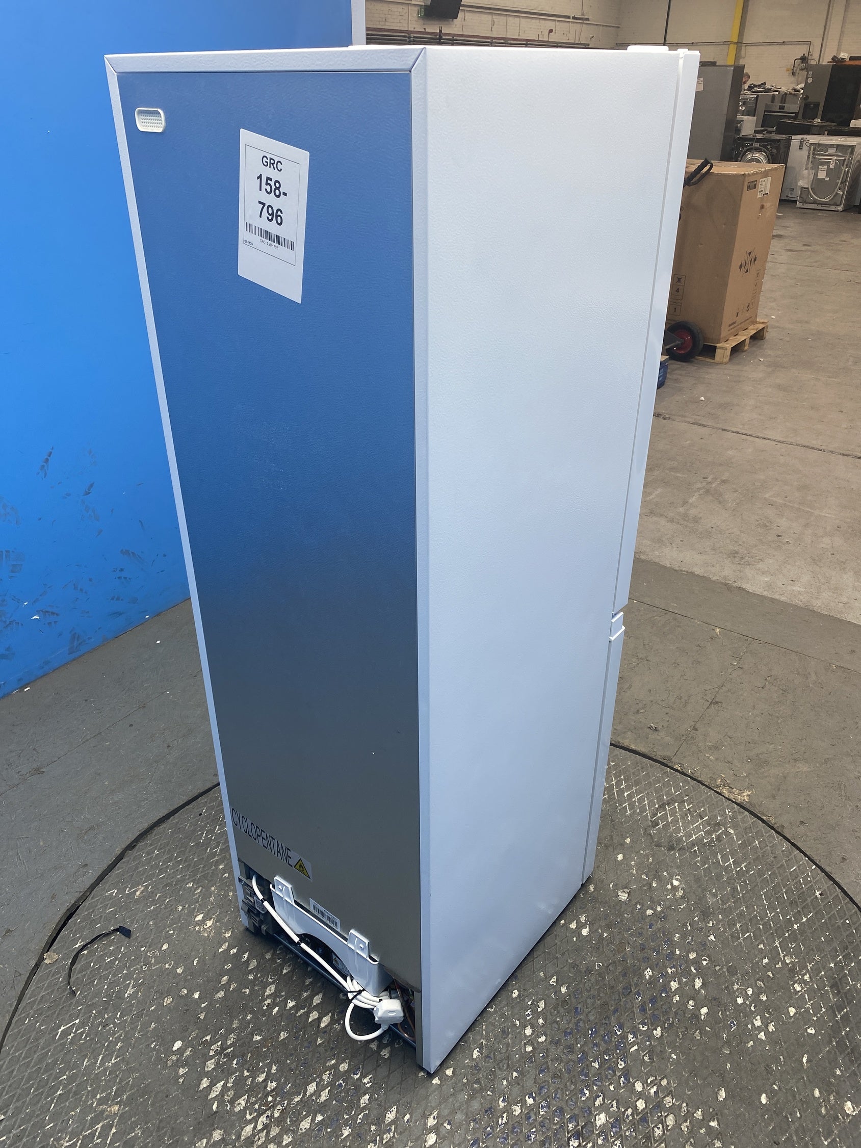 #GRC-158-796 - Midea MDRB254FGE01 173 Litre Combi Fridge Freezer