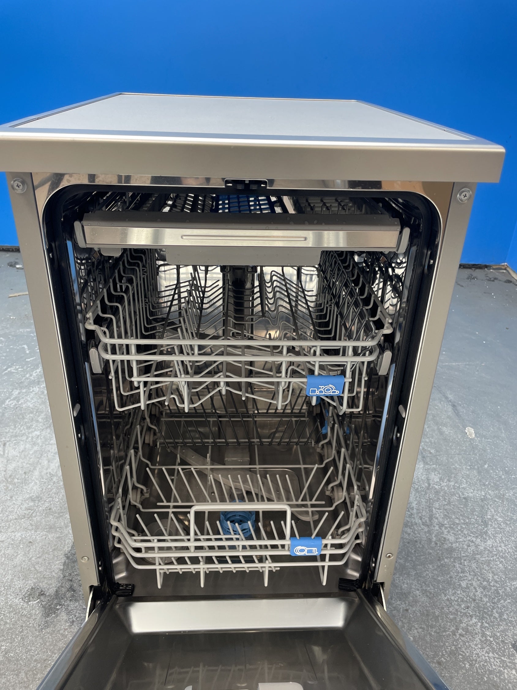 #GRC-158-780 - Midea MDWEF1034D(SS) Slimline 10 Place Setting Dishwasher