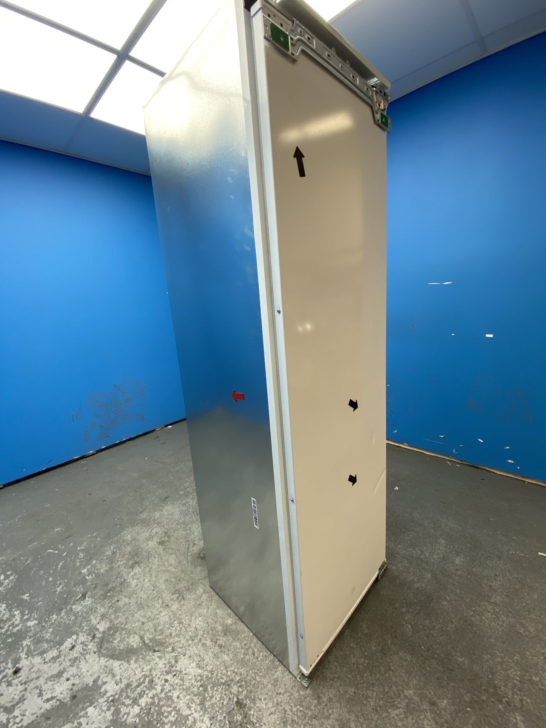 #GRC-156-014 - AEG NSK6D181EC 6000 DynamicAir 310L Integrated Larder Fridge