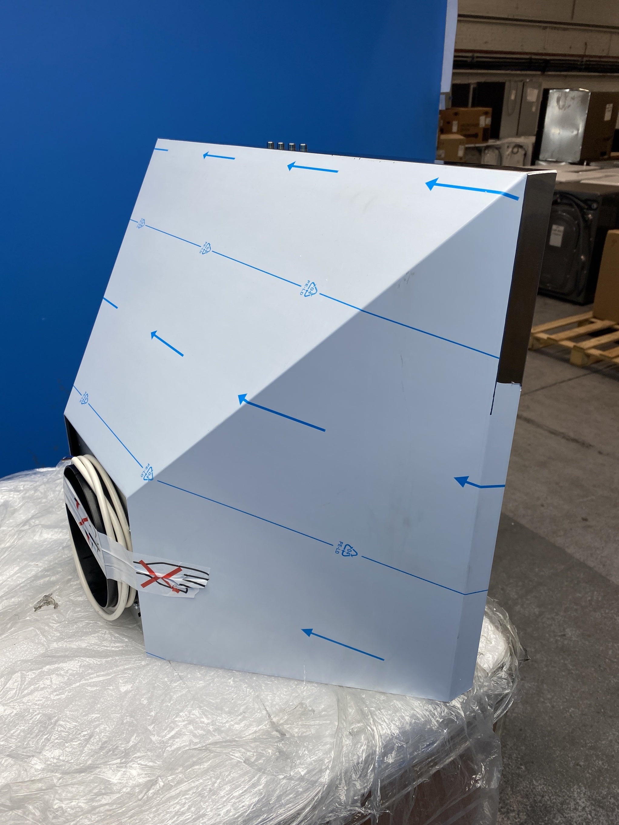#GRC-150-211 - AEG LFC316X 60cm Stainless Steel Pyramid Chimney Hood