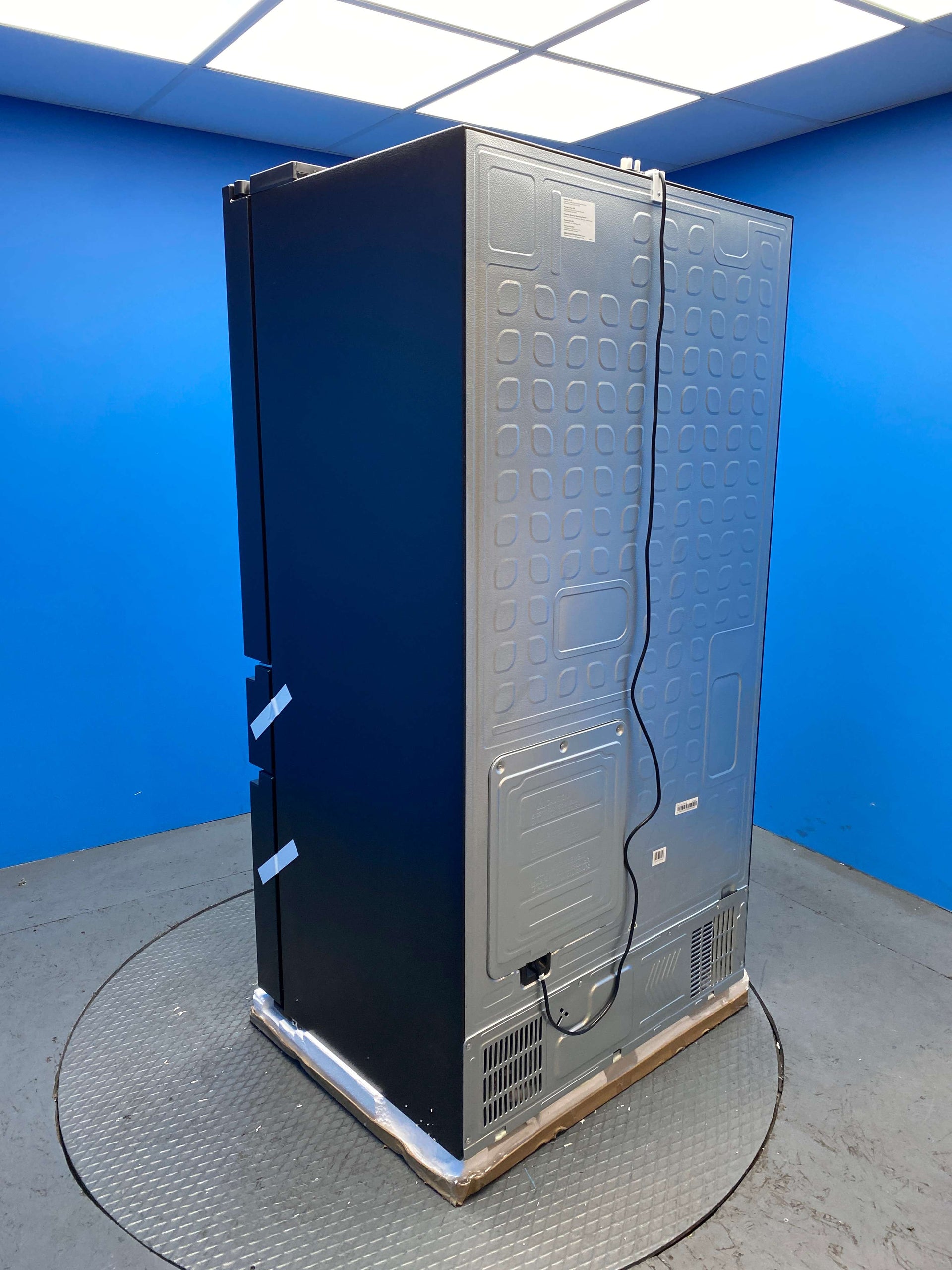Hisense RF749N4SWFE 579 Litre French Door Fridge Freezer
