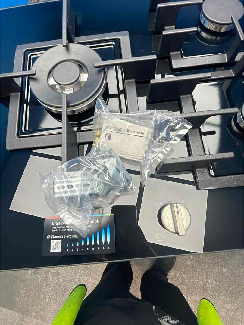 #GRC-159-656 - Bosch Series 6 PPM9A6I40 90cm 5 Burner Gas on Glass Hob