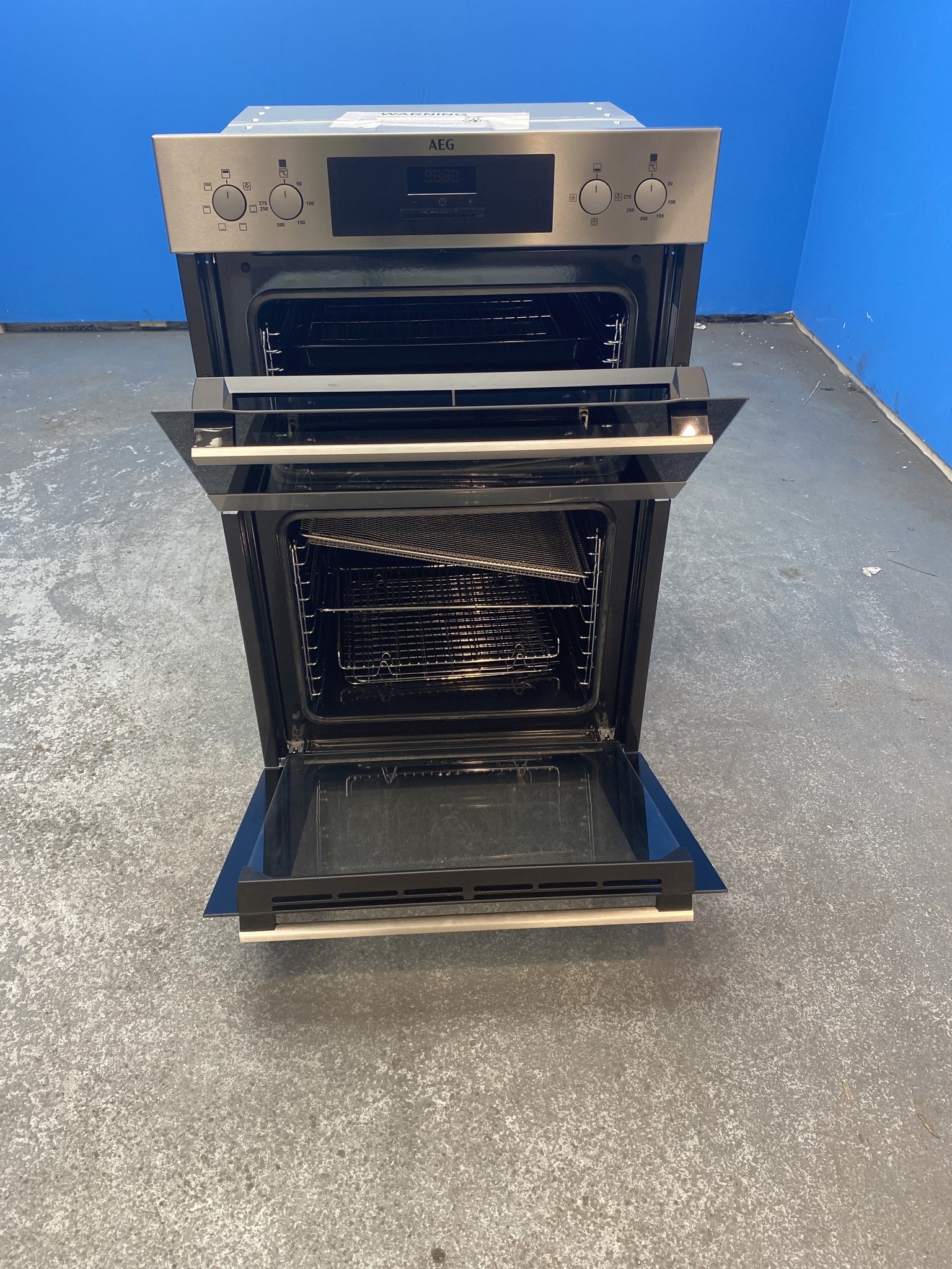 #GRC-156-024 - AEG DEB331010M Built In Double Oven with SurroundCook
