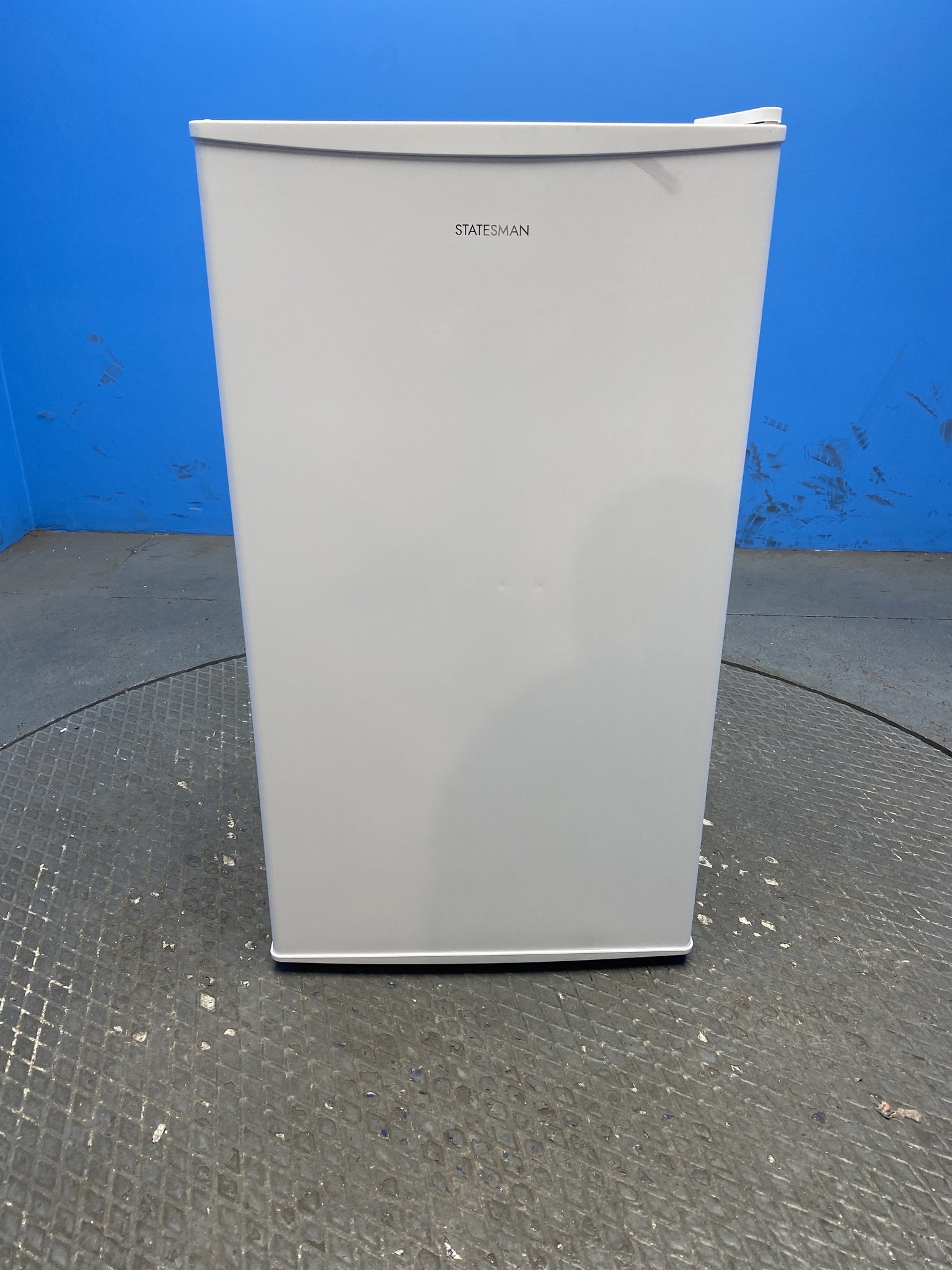 Statesman UC47LFW 93 Litres Under Counter Fridge