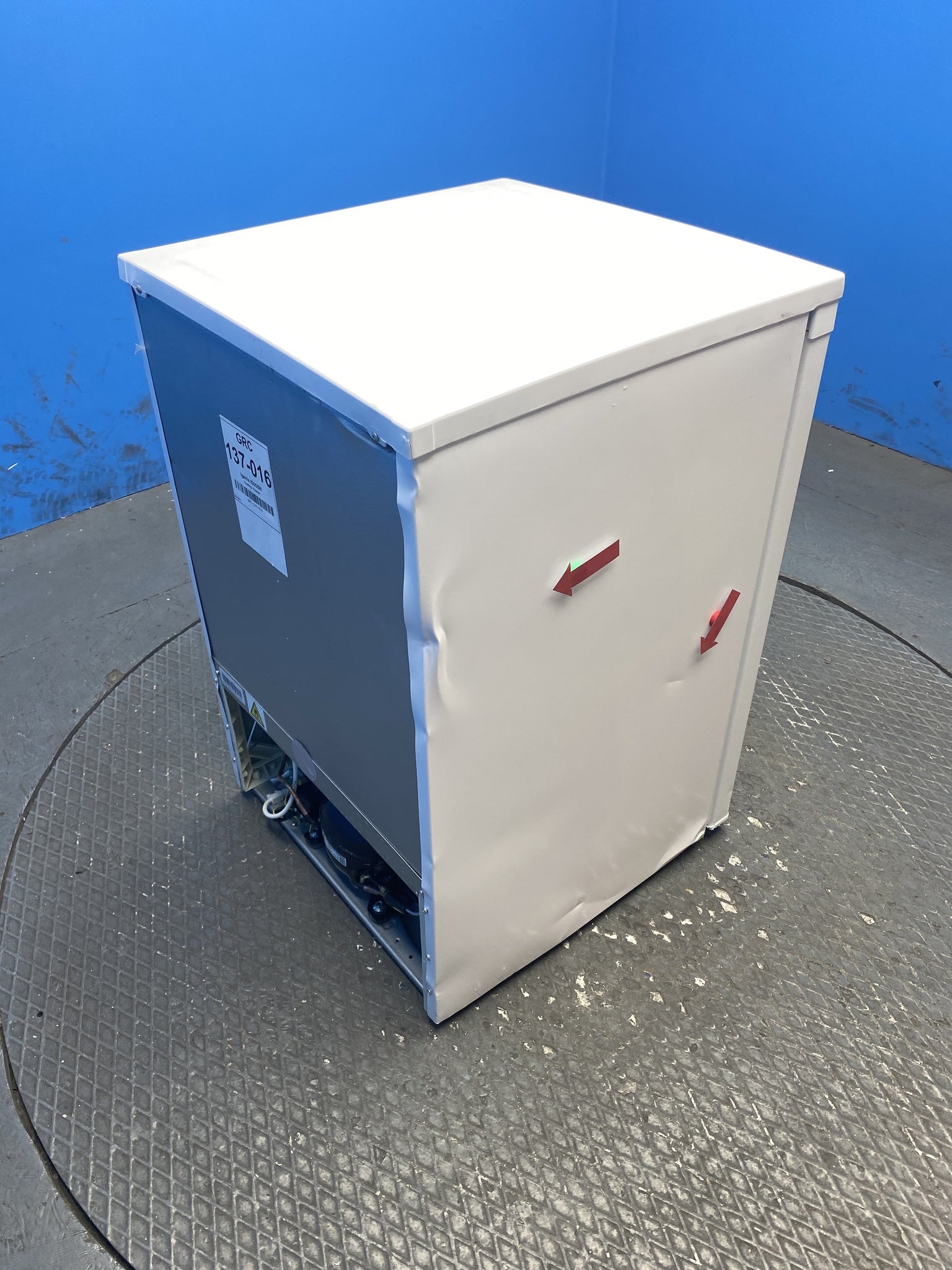 Igenix IG355W 94 Litre Under Counter Freezer
