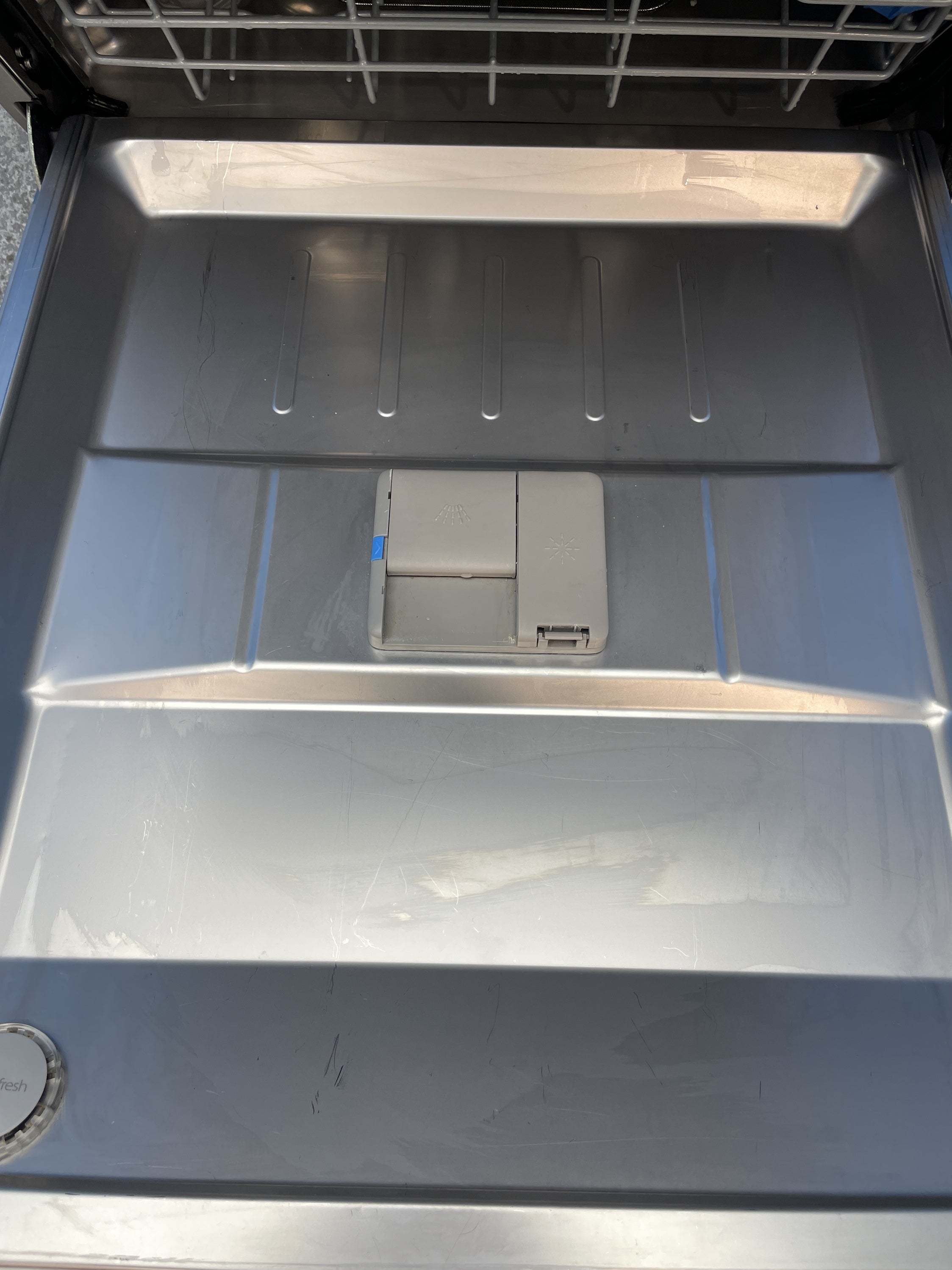 #GRC-158-786 - Midea MDWEF1433D 14 Place Full Size Dishwasher in Silver