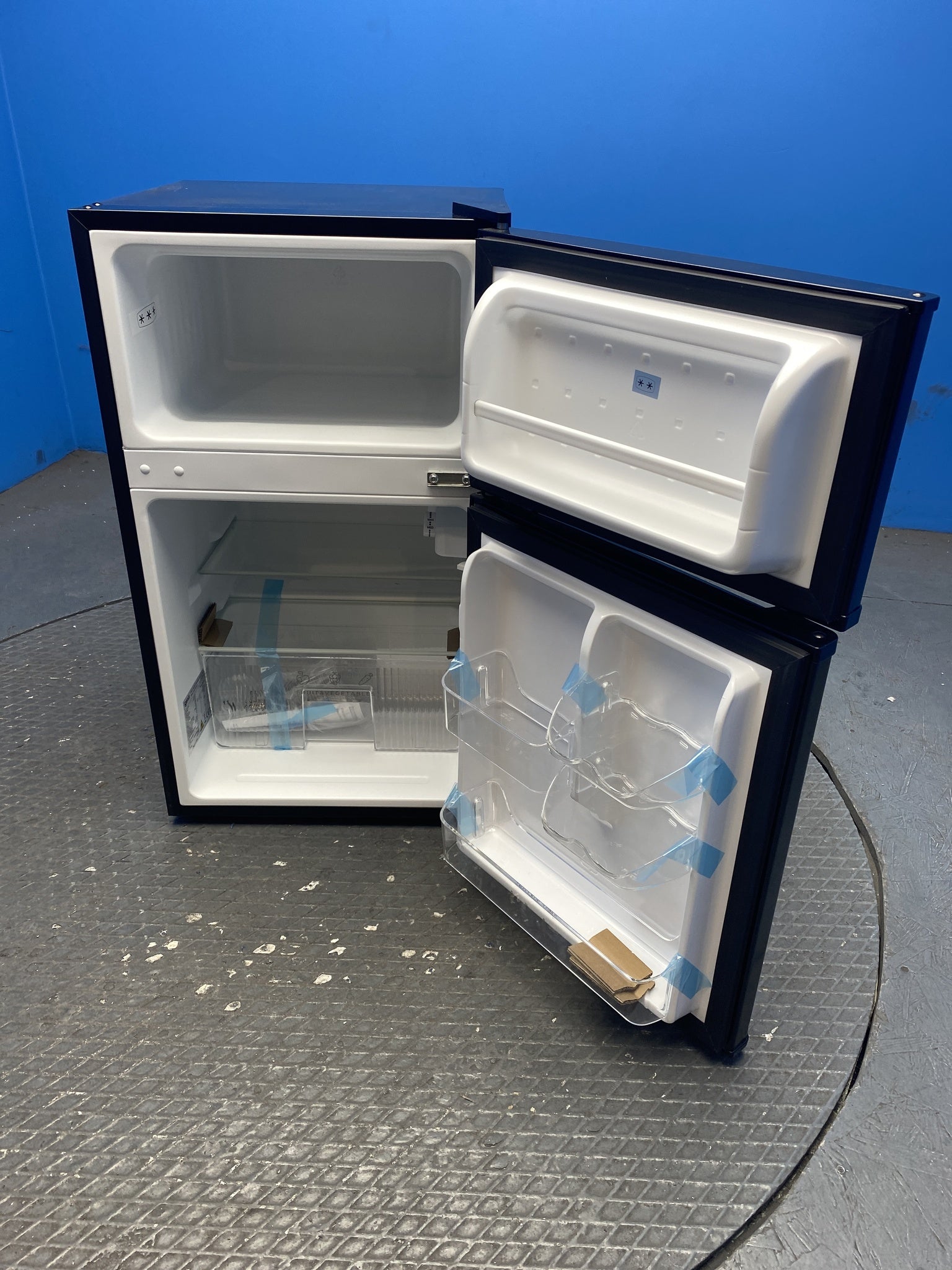 Igenix IG347FFB 96 Litre Under Counter Fridge Freezer