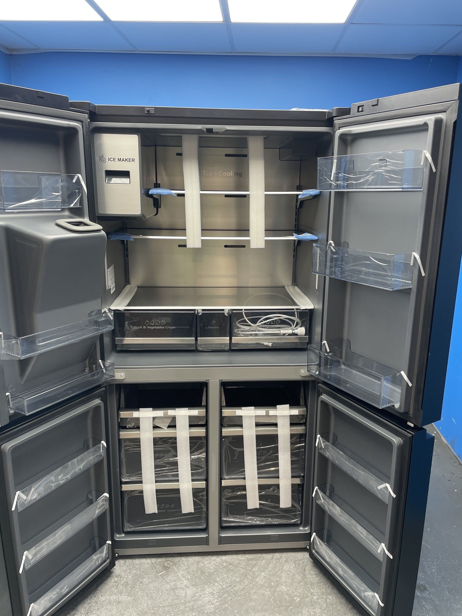 #GRC-158-124 - Hisense PureFlat RQ760N4IFE American Style Fridge Freezer