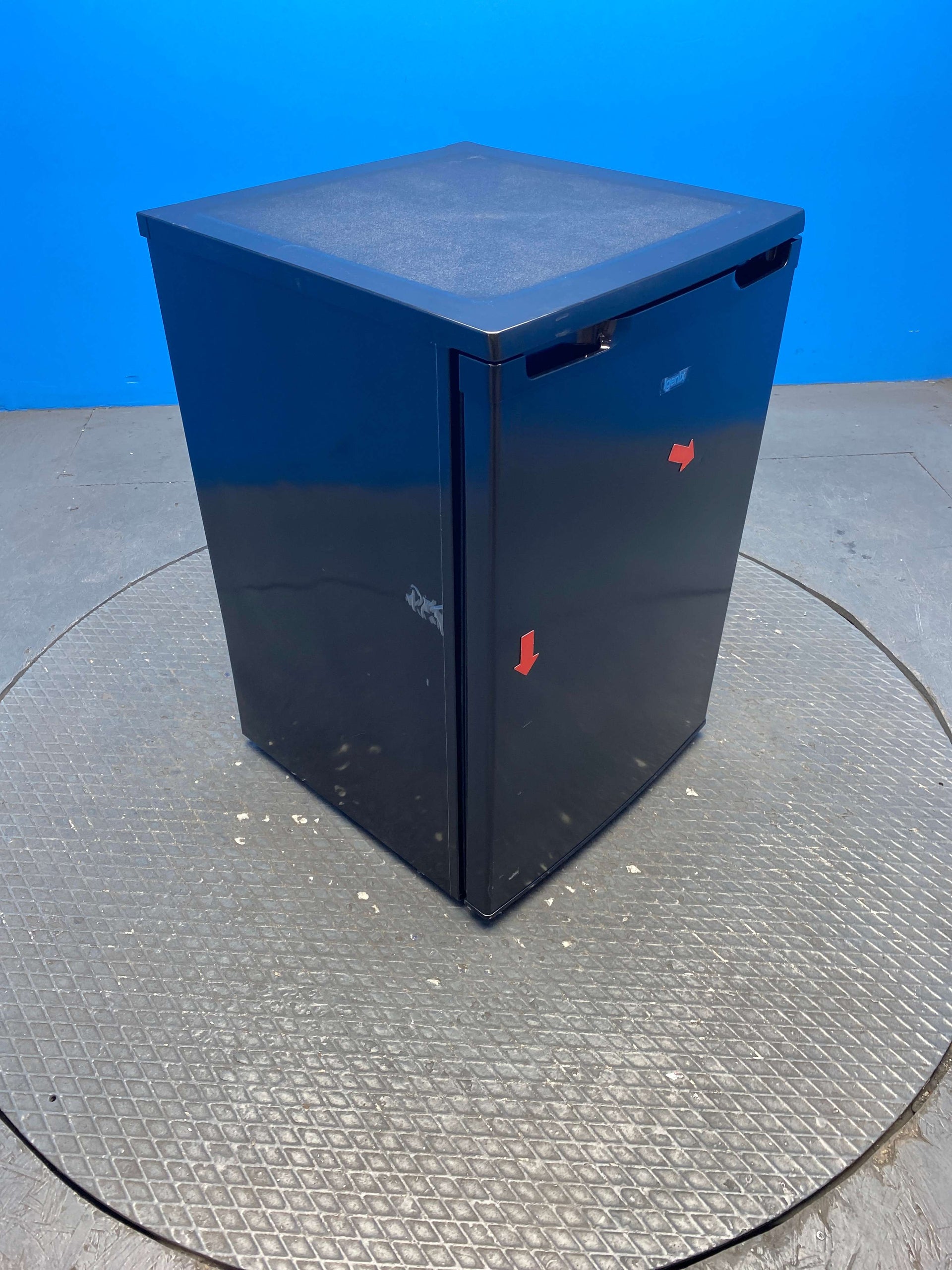 Igenix IG155B 109 Litre Under Counter Fridge with Ice Box