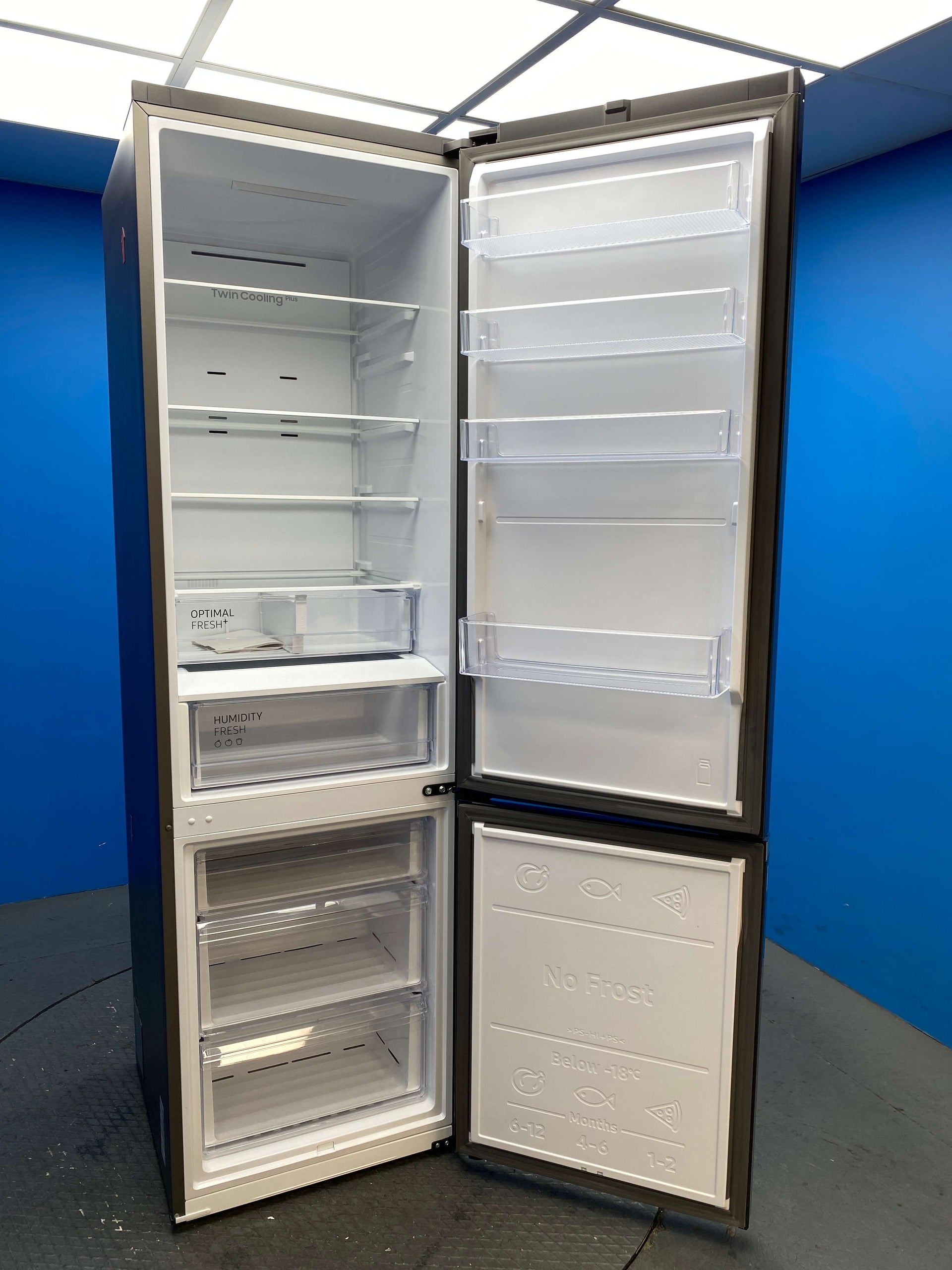 Samsung RB38C607AB1/EU Series 8 SpaceMax™ Fridge Freezer