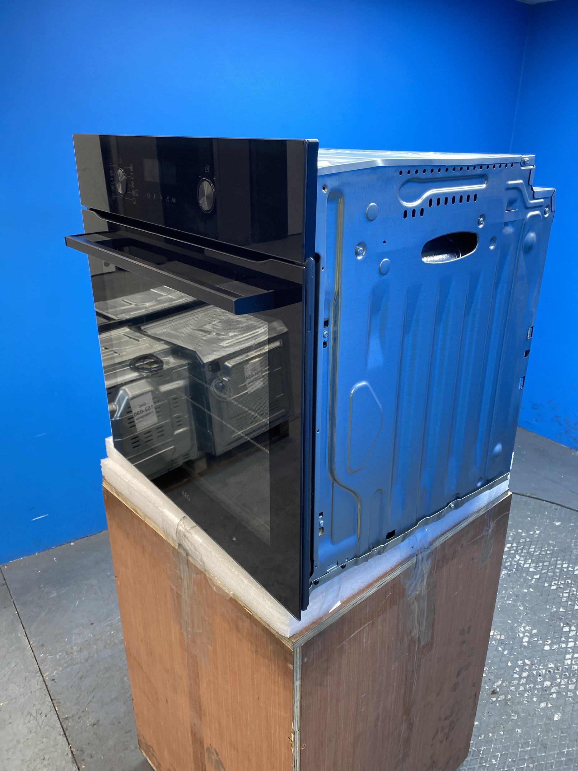 #GRC-142-848 - AEG OS6PB50AK Built-in Pyrolytic Single Oven with AirFry