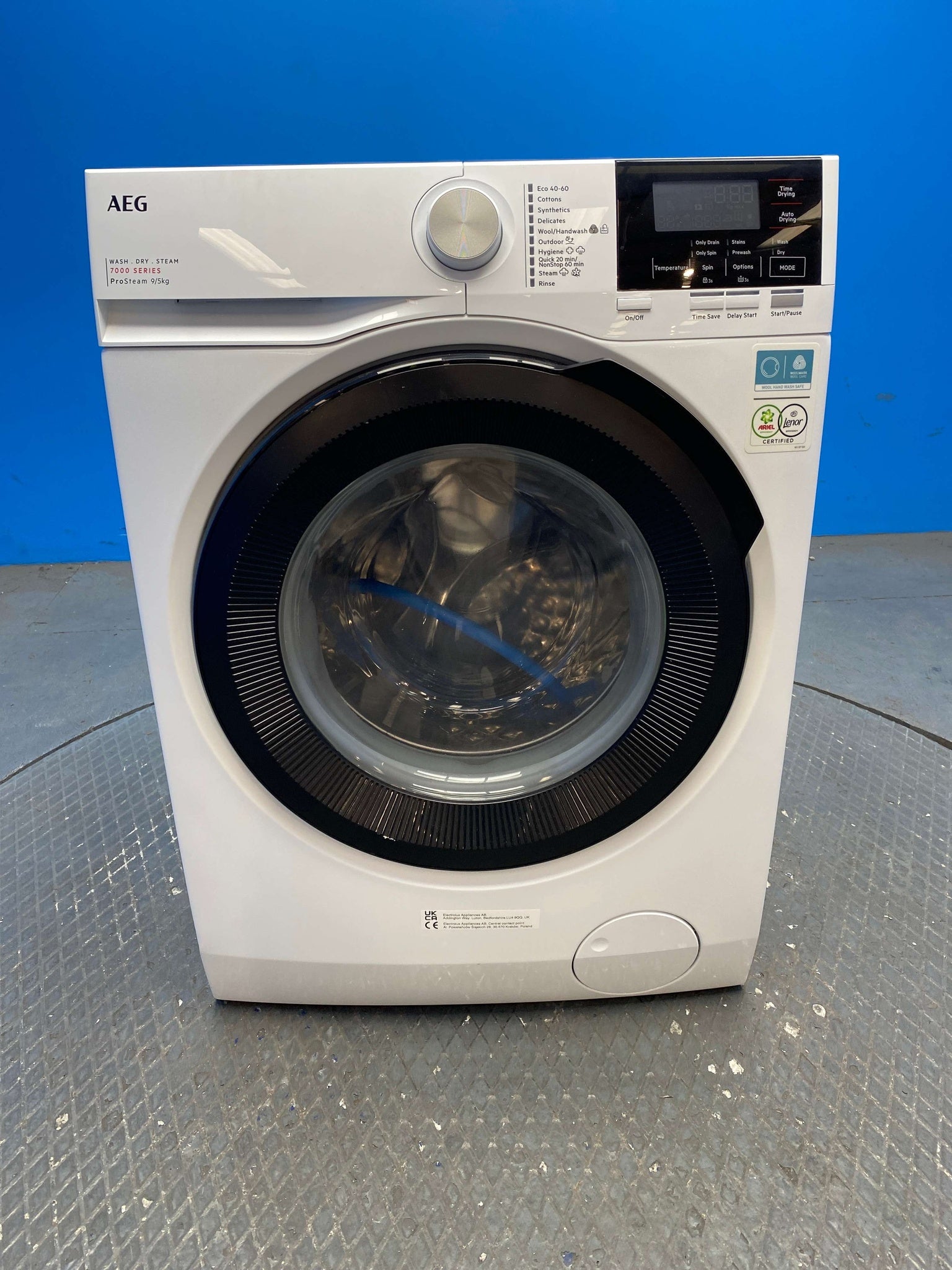 AEG LWR7195M4B 9kg/5kg 1400rpm Washer Dryer with ProSteam