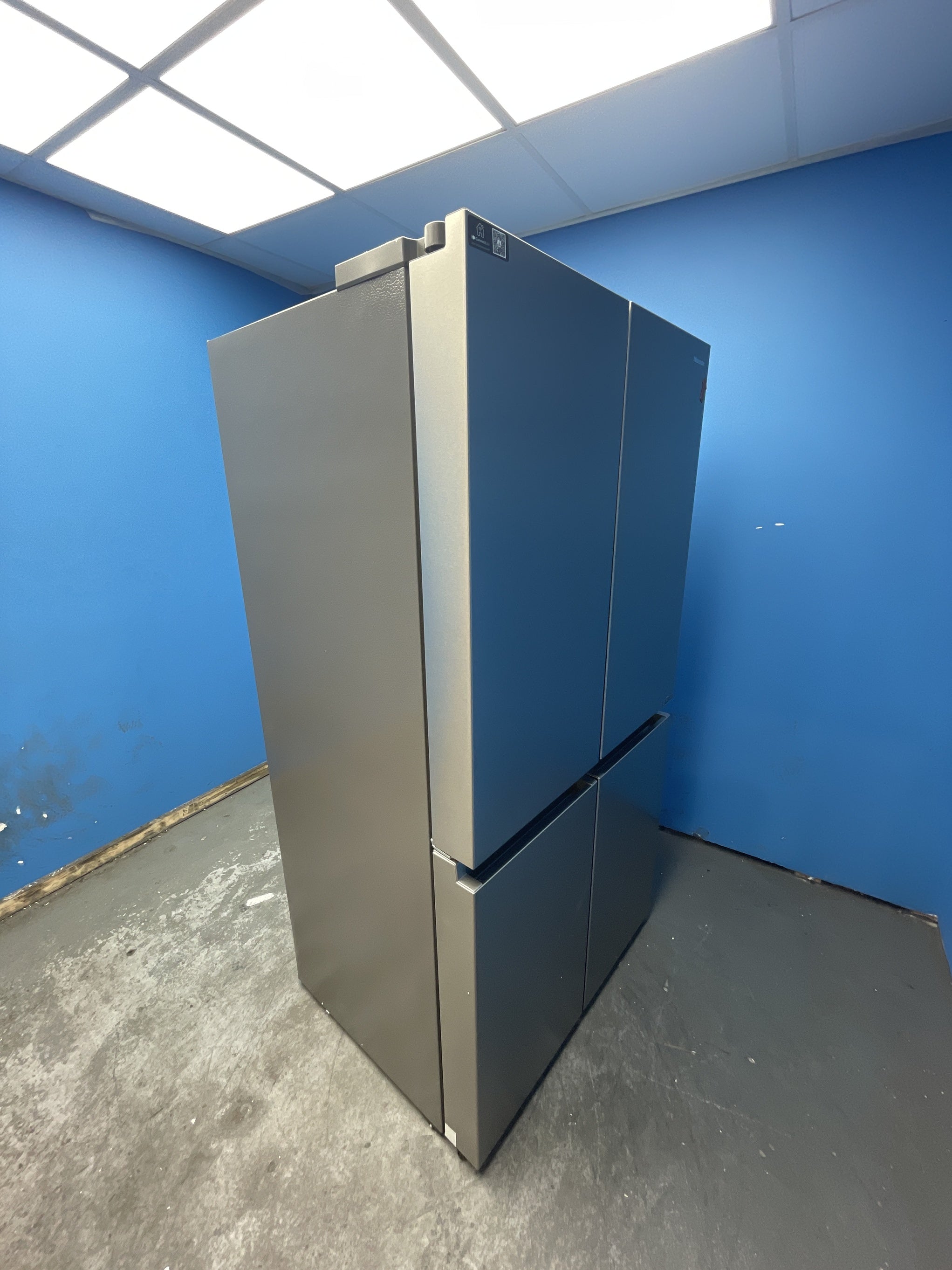 #GRC-163-249 - Hisense PureFlat RQ758N4SASE 609L American Style Fridge Freezer