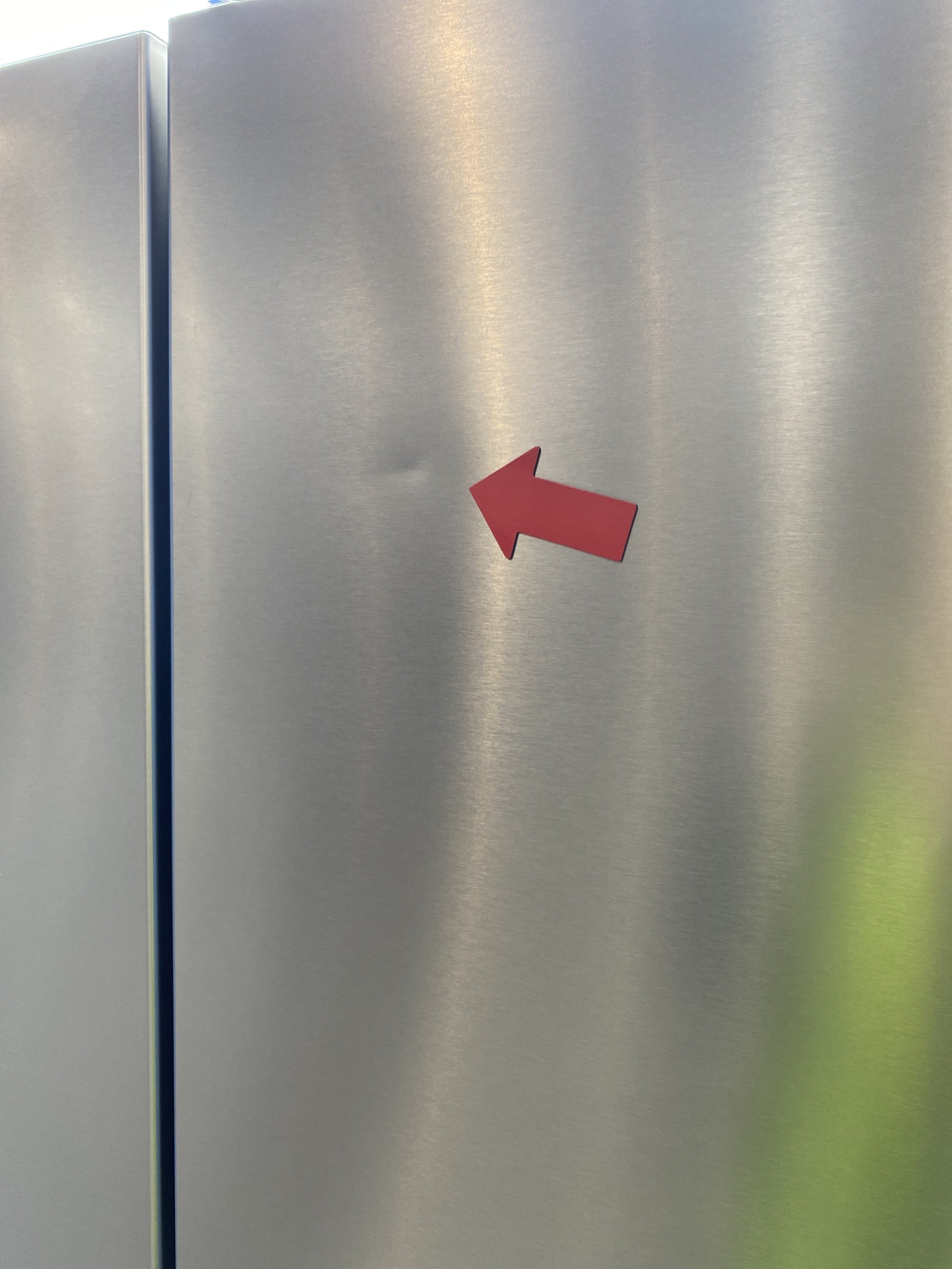 #GRC-157-634 - Hisense PureFlat RQ758N4SASE 609L American Style Fridge Freezer