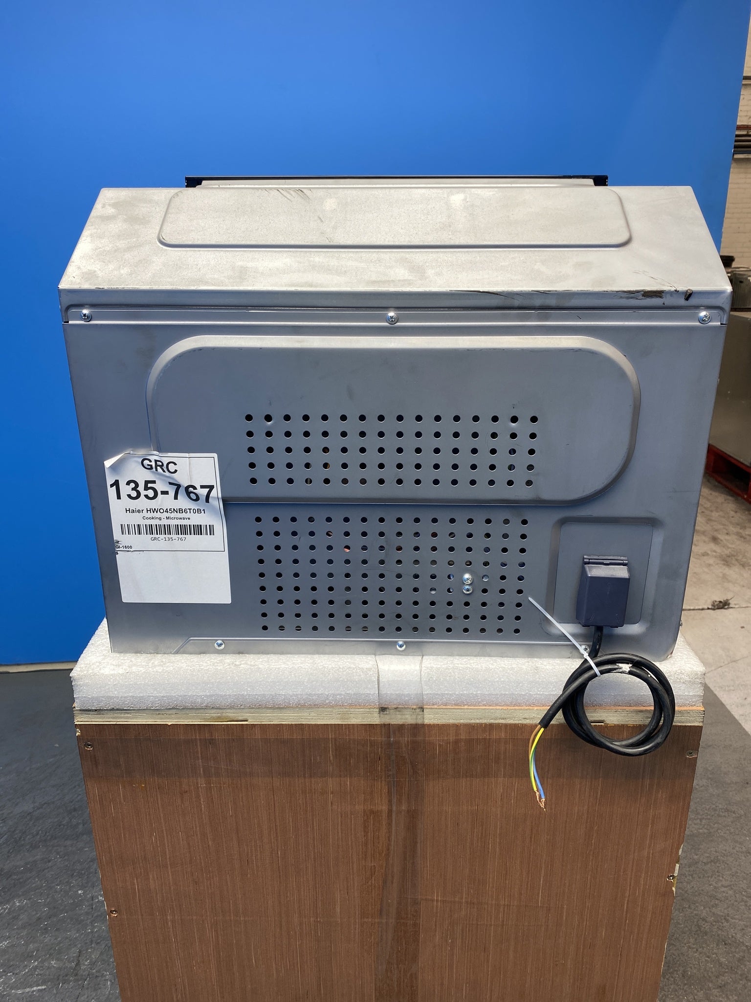 Haier HWO45NB6T0B1 Built-in Series 6 34 Litre 900w Microwave