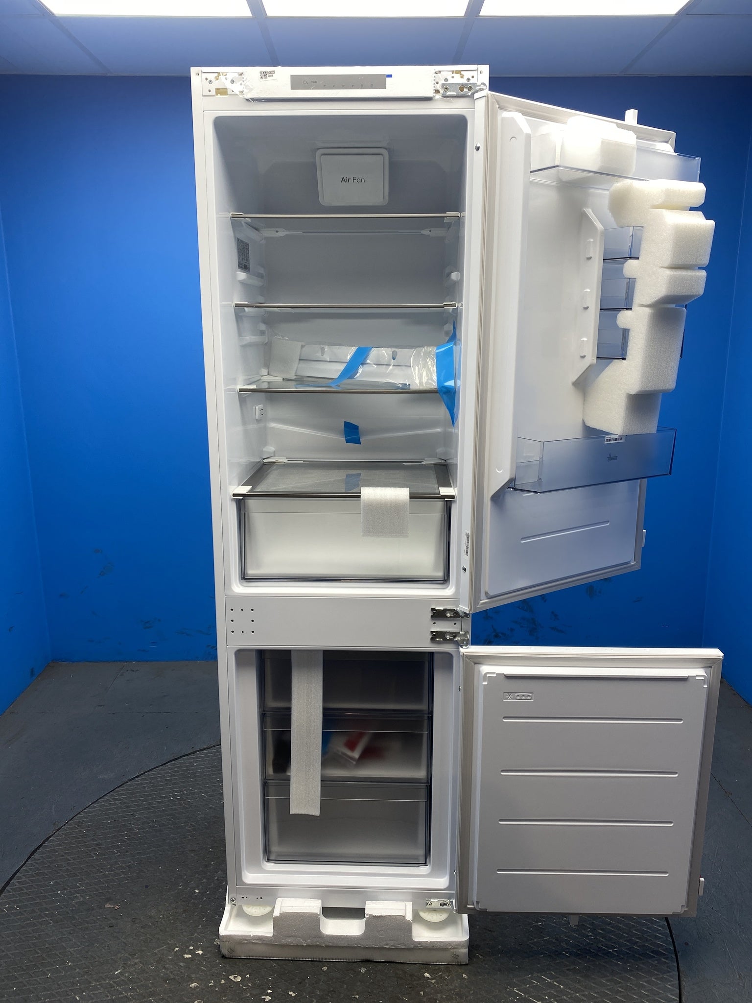 Hoover HONBQL3518EVK Integrated 268 Litre Low Frost Fridge Freezer