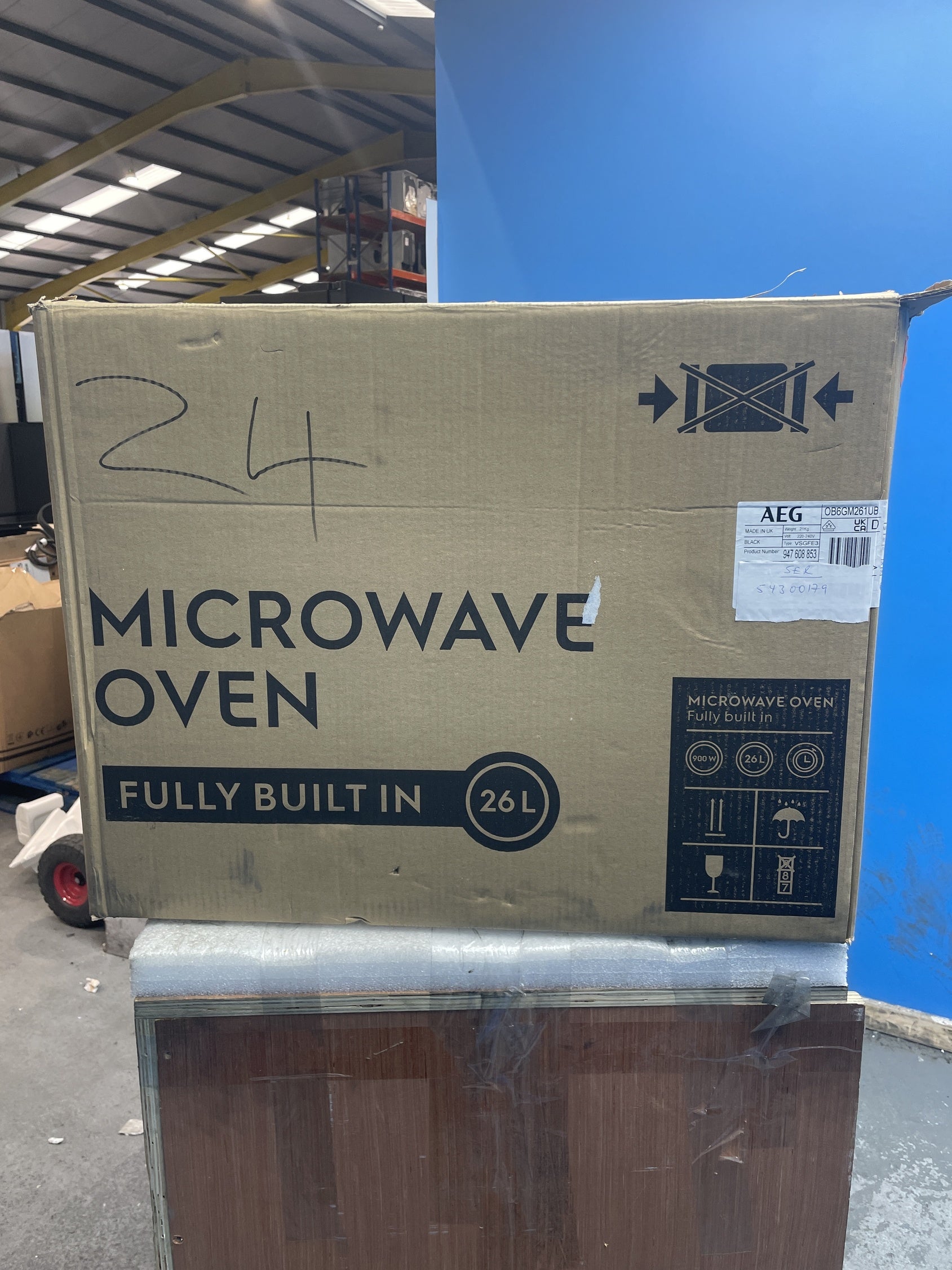 #GRC-155-903 - AEG OB6GM261UB 26L Built-In 900W Microwave with Grill