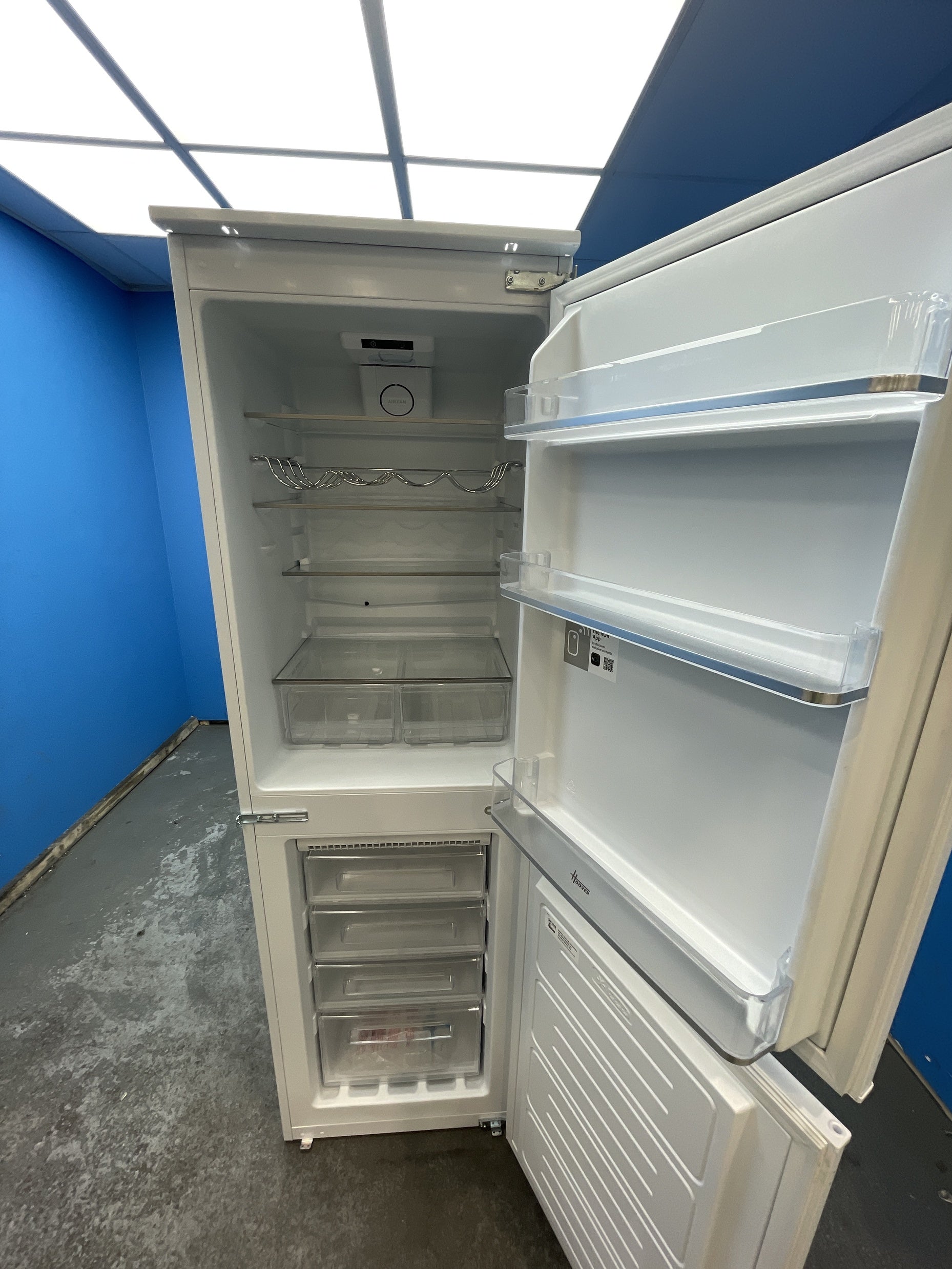 #GRC-163-327 - Hoover HOB50N518EVK Integrated 228 Litre Frost Free Fridge Freezer