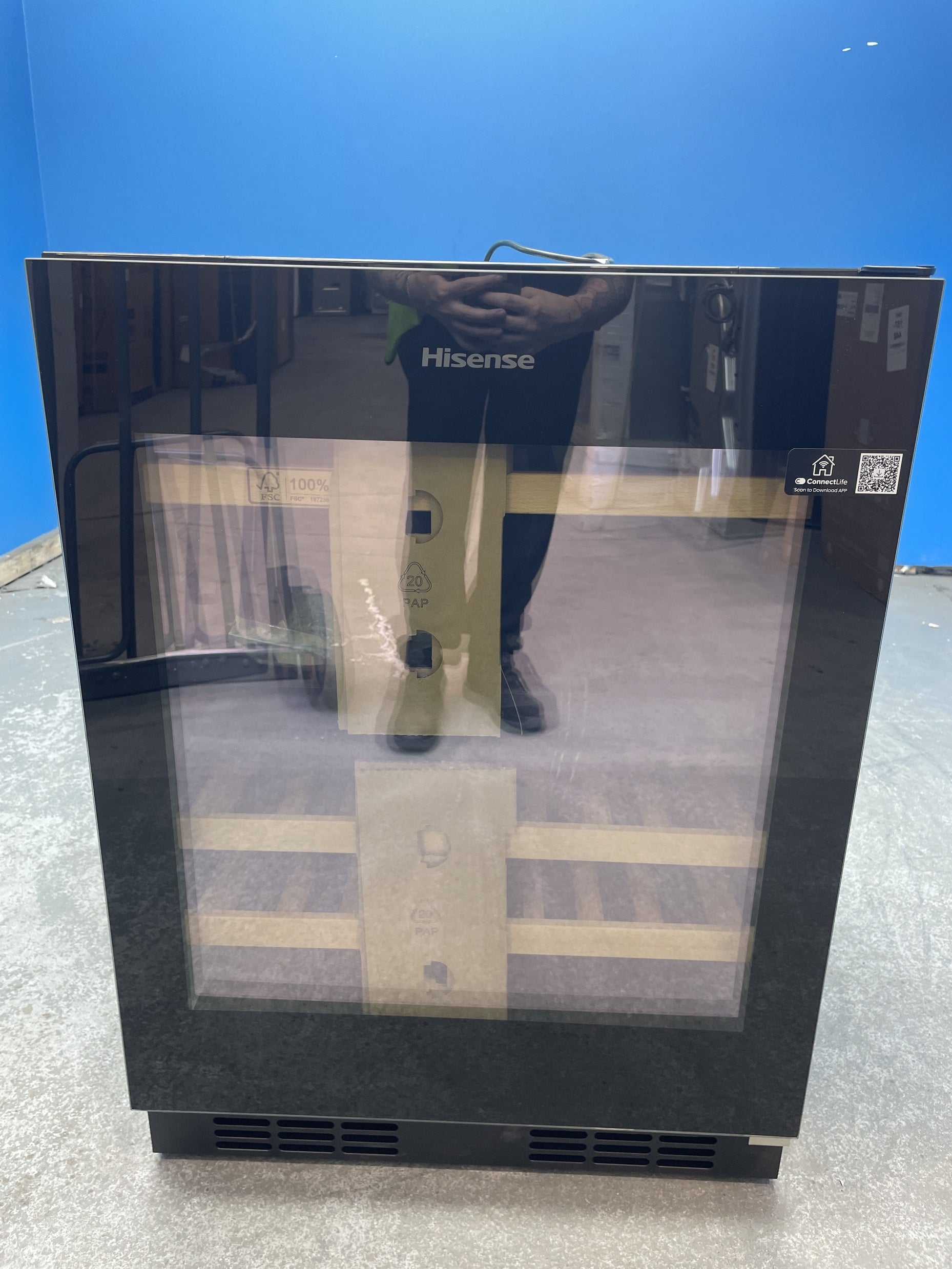 #GRC-157-502 - Hisense RW3N122GSLF 46 Bottle WiFi Wine Cooler
