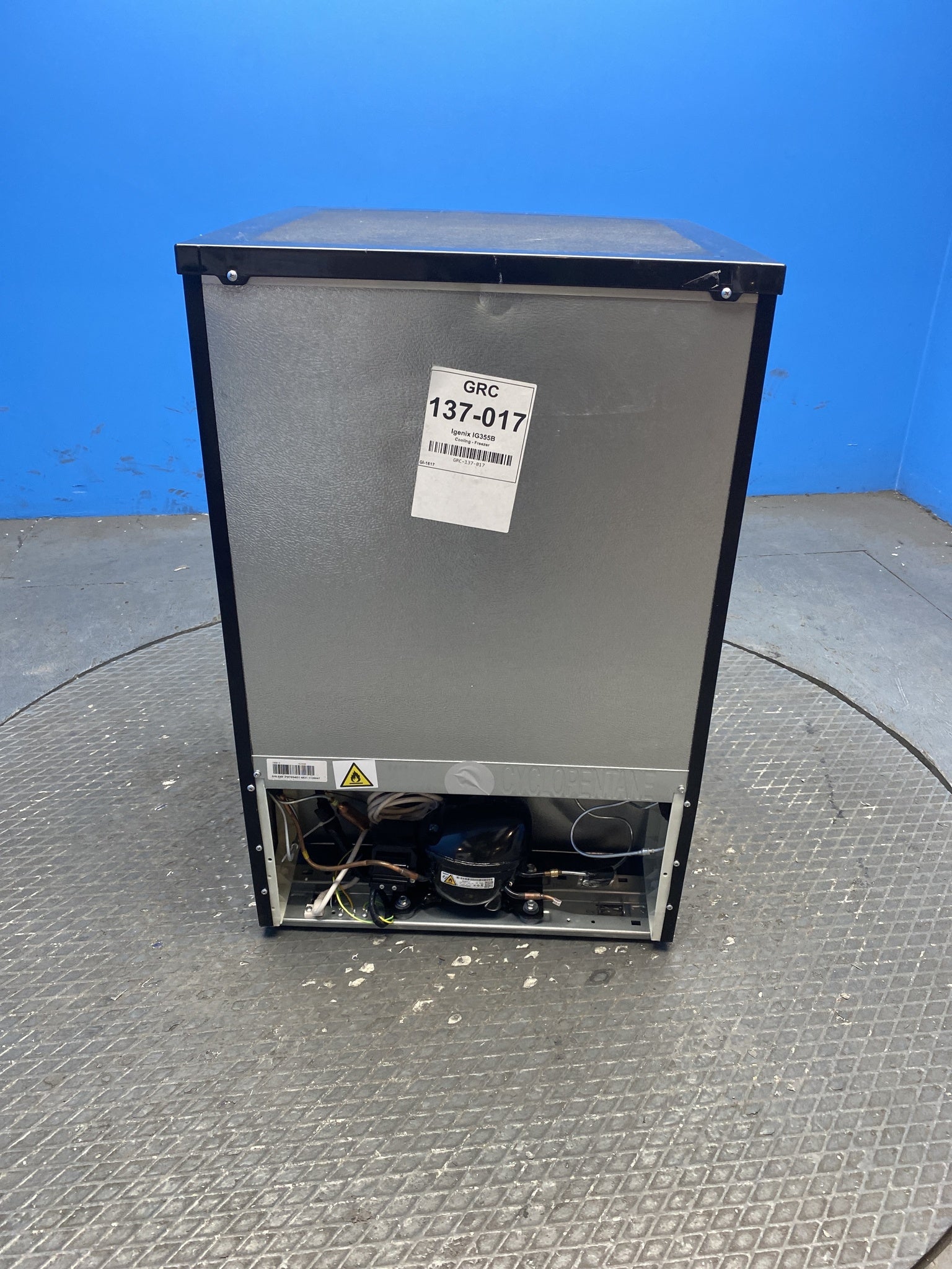 Igenix IG355B 94 Litre Under Counter Freezer