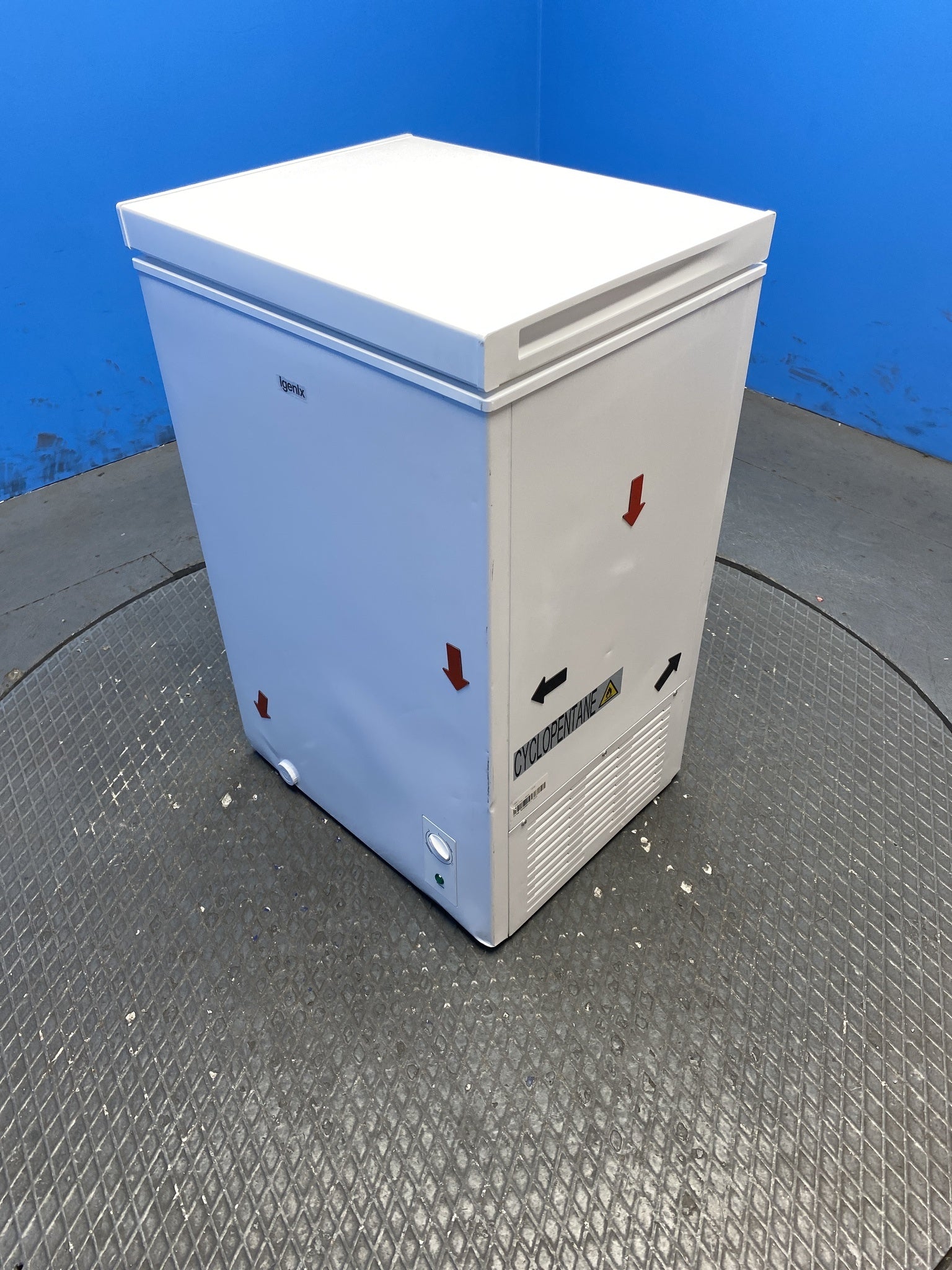 Igenix IG100v2 99 Litre Freestanding Chest Freezer