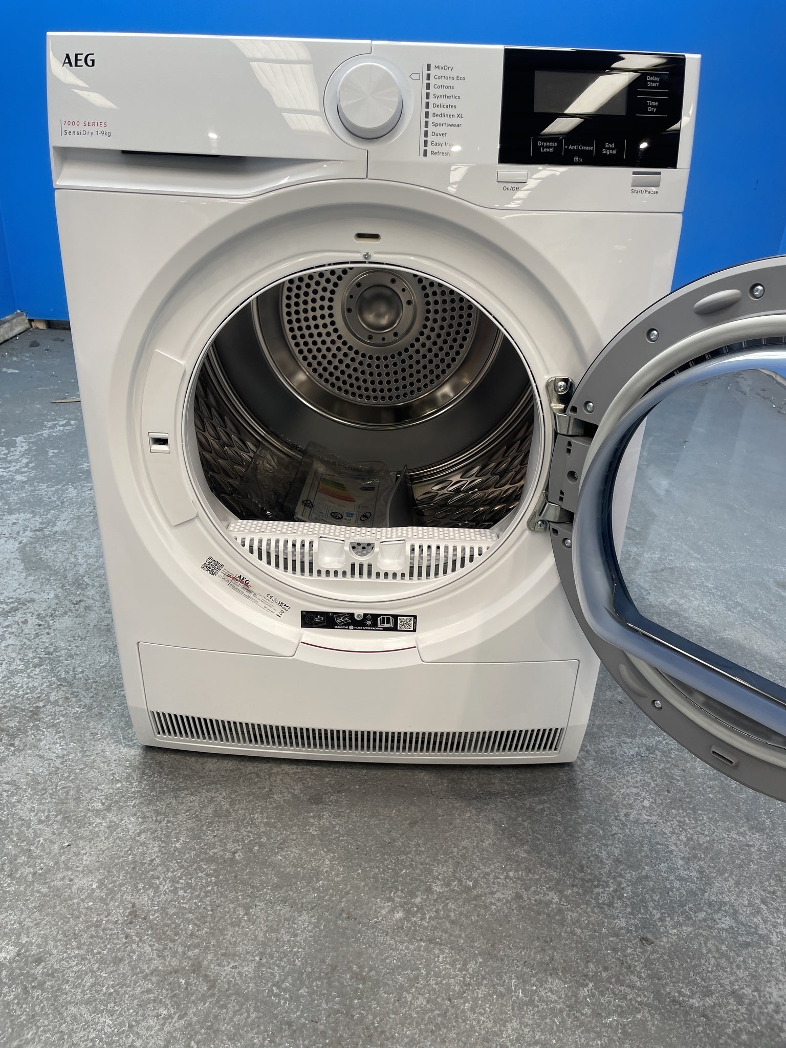 #GRC-158-227 - AEG TR719A4B 7000 Series SensiDry 9kg Heat Pump Tumble Dryer