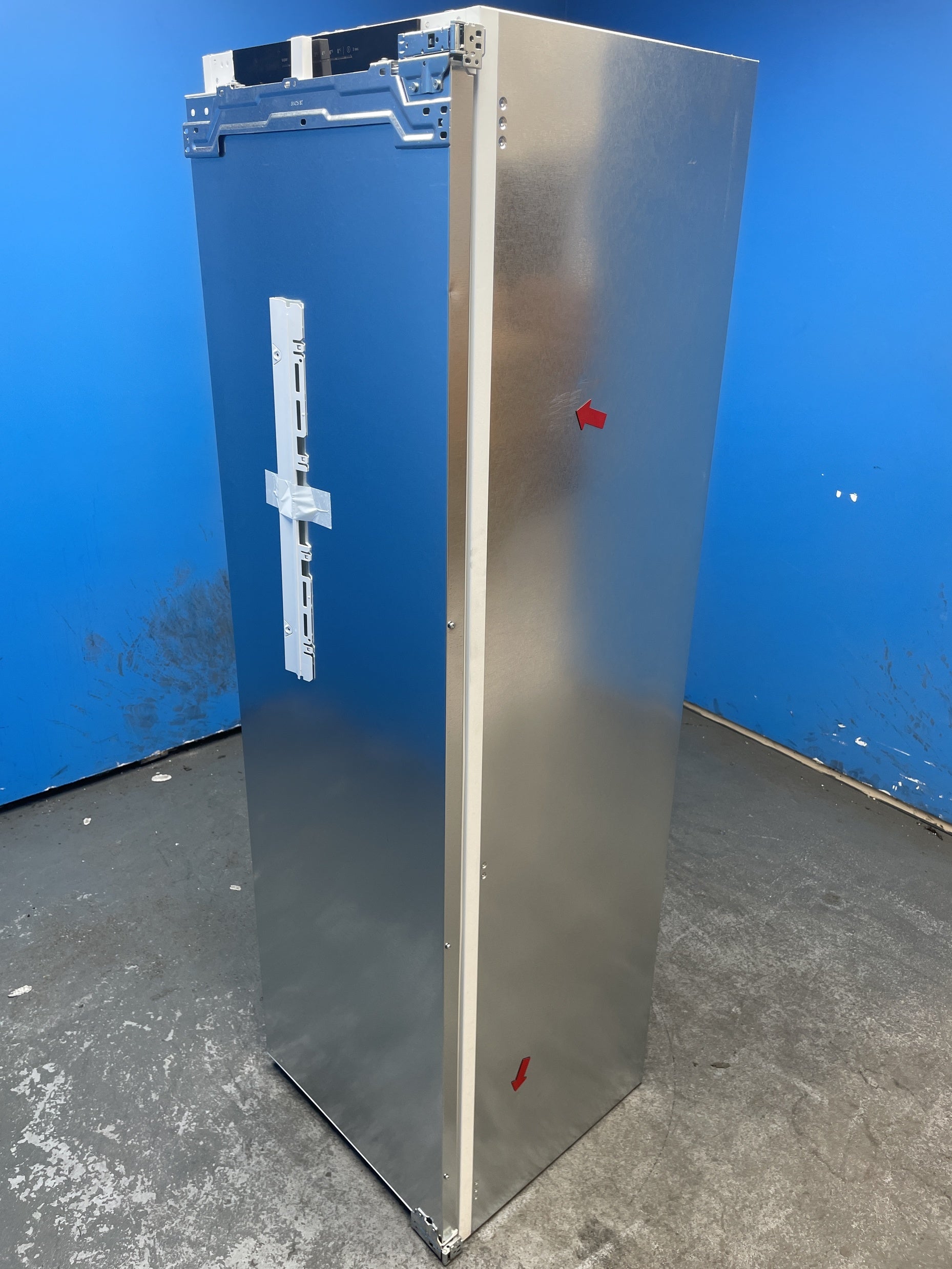#GRC-158-132 - Bosch KIR81VFE0G 310L Integrated Tall Fridge with MultiBox
