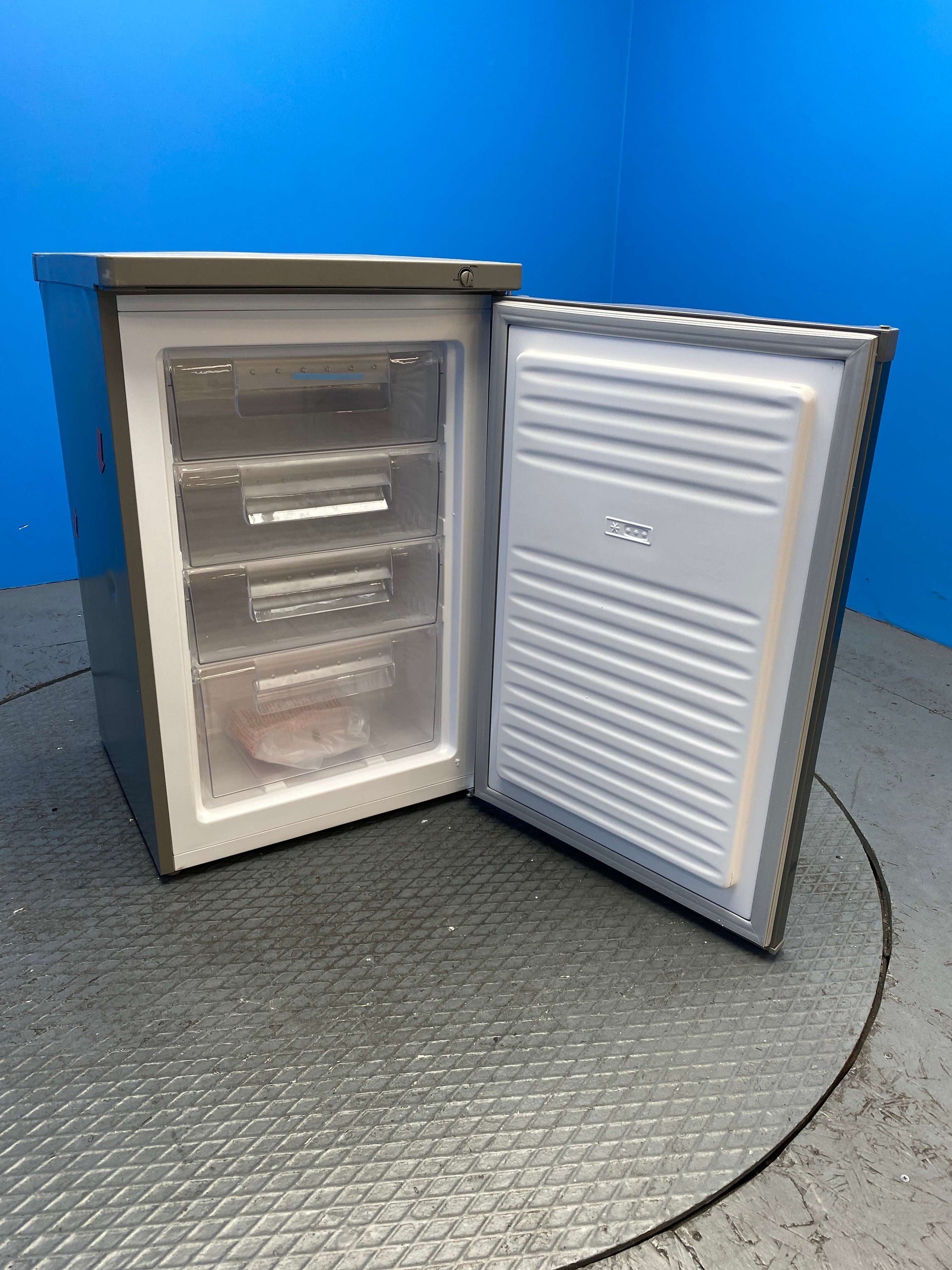 Igenix IG355X 91 Litre Under Counter Freezer