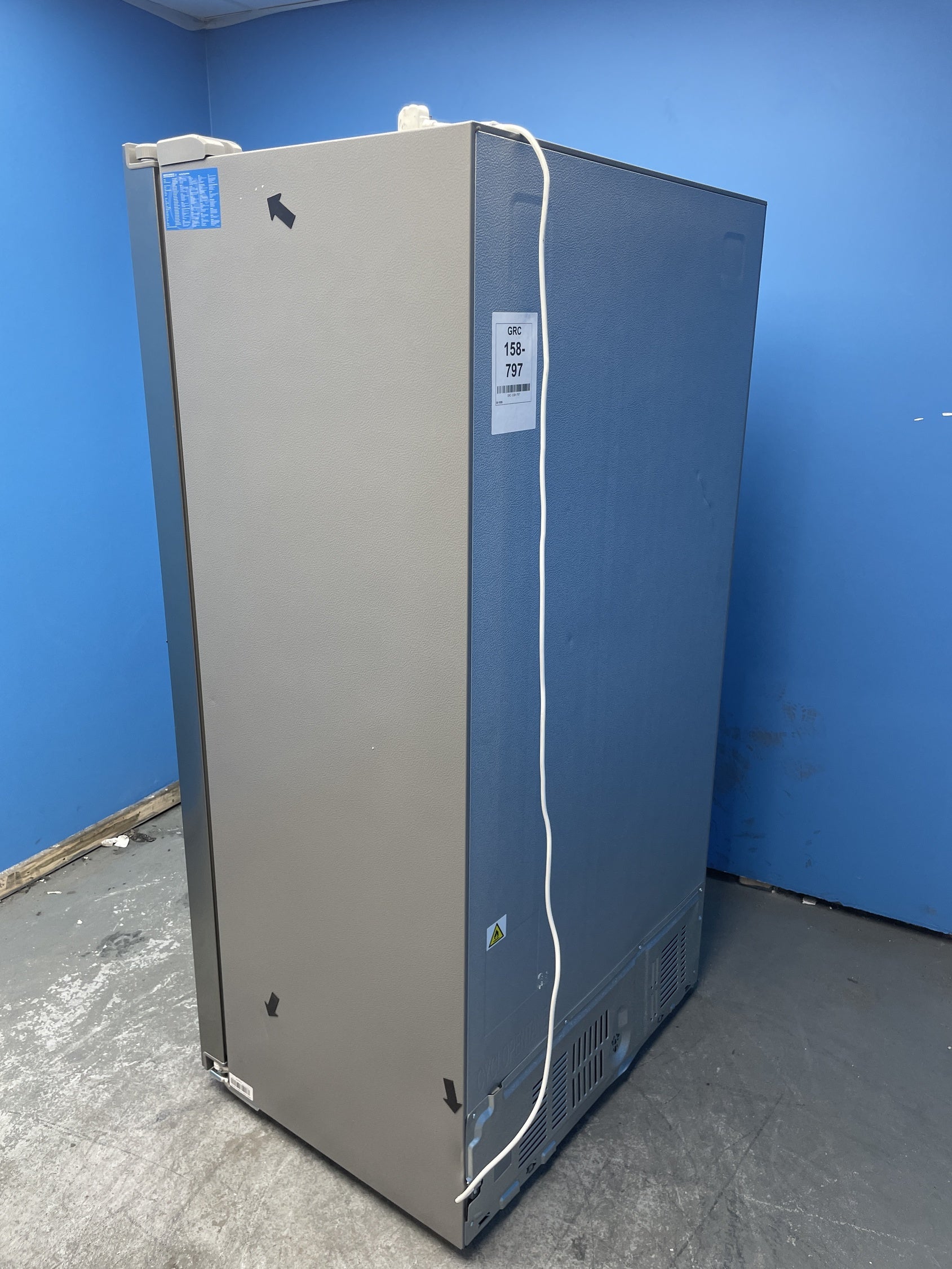 #GRC-158-797 - Midea MDRS710FGE02 548L Frost Free American Style Fridge Freezer