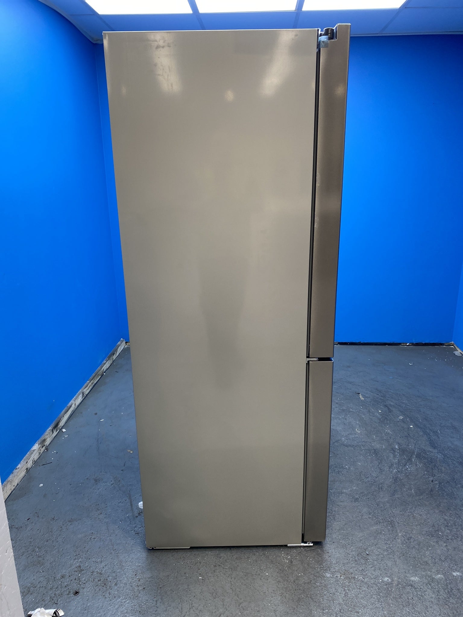 Bosch KFN96VPEAG Series 4 French Door 605 Litre Fridge Freezer