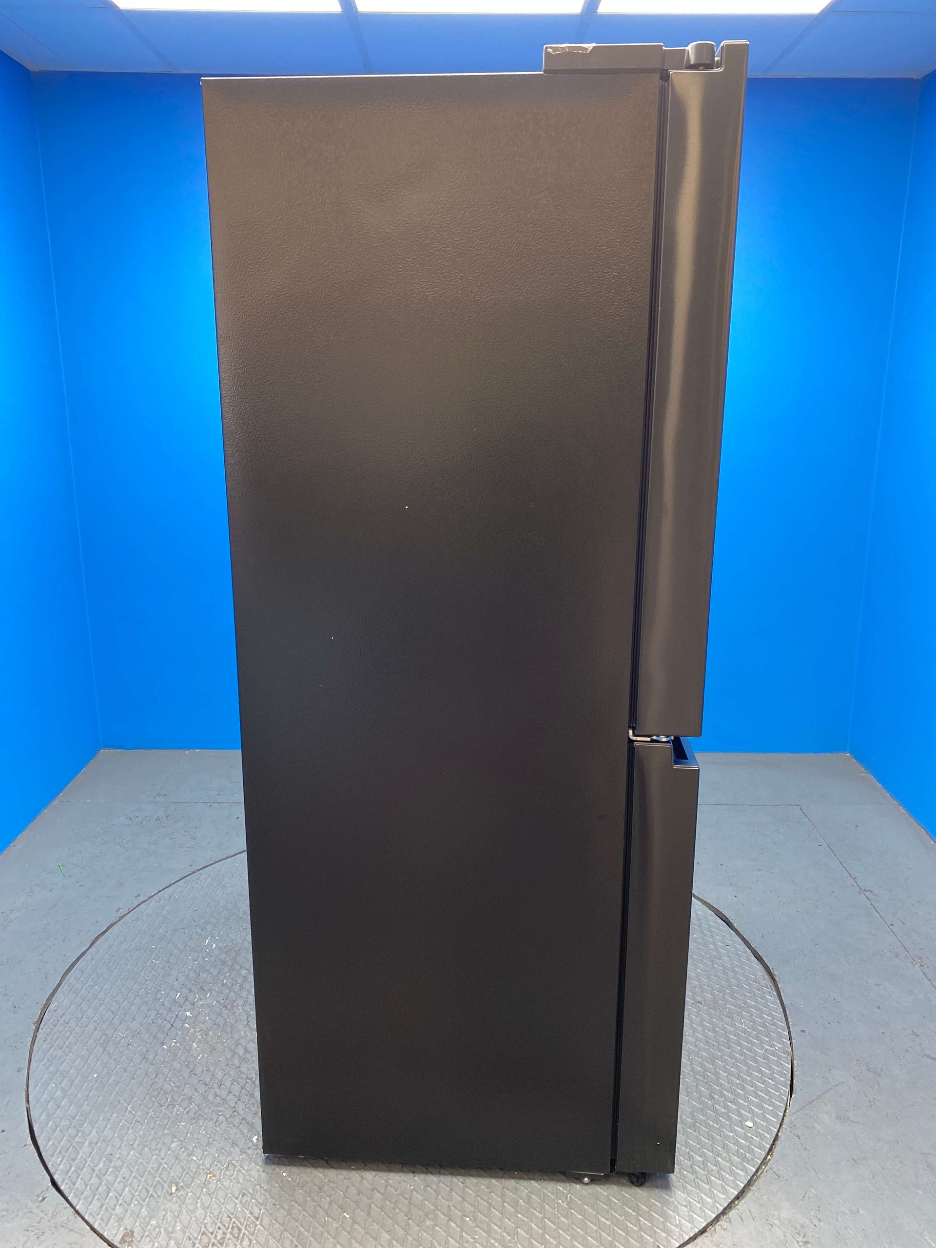 Hisense PureFlat RQ760N4IFE American Style Fridge Freezer