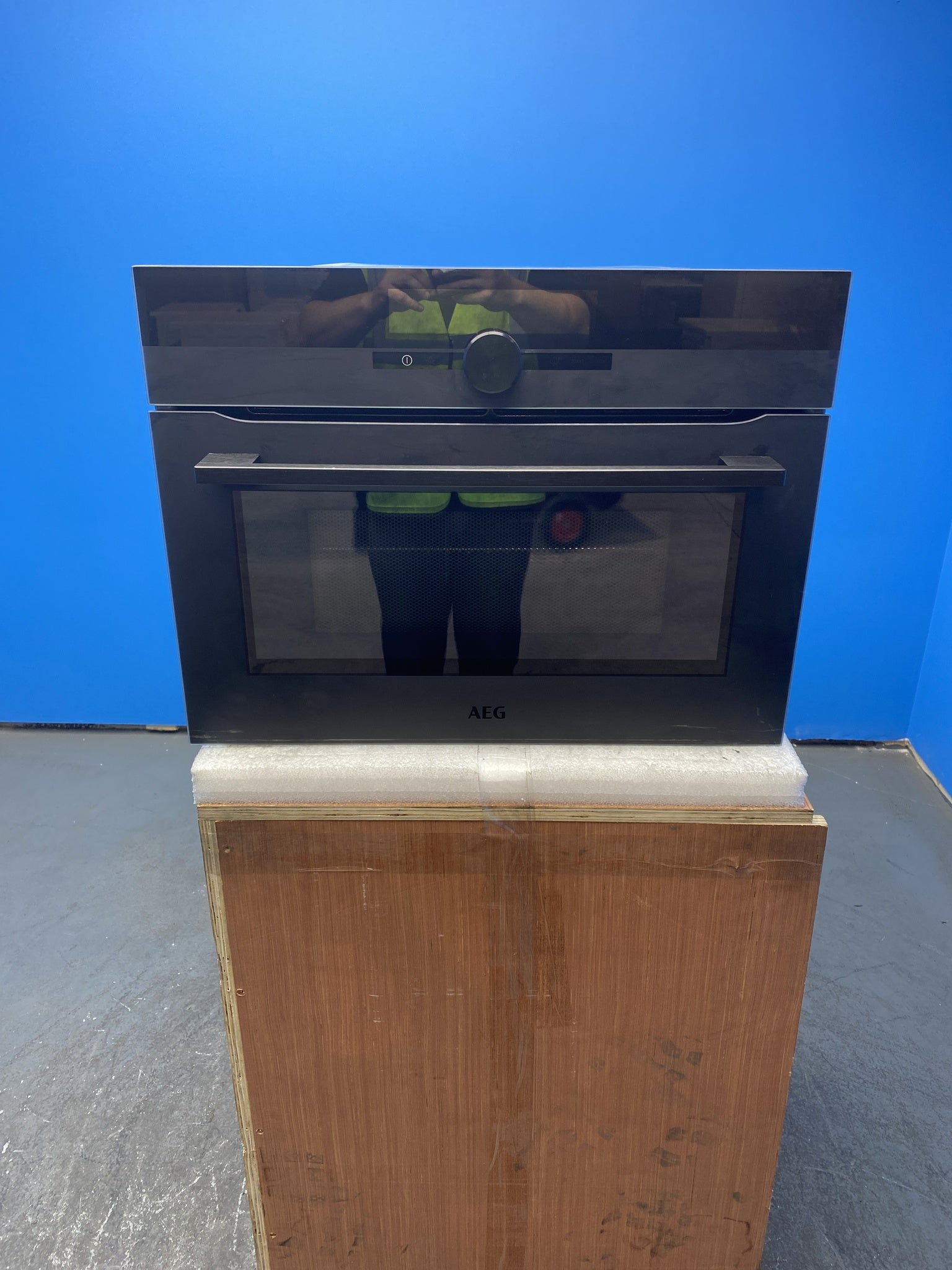 AEG 43L Built In Combi Microwave Matte Black