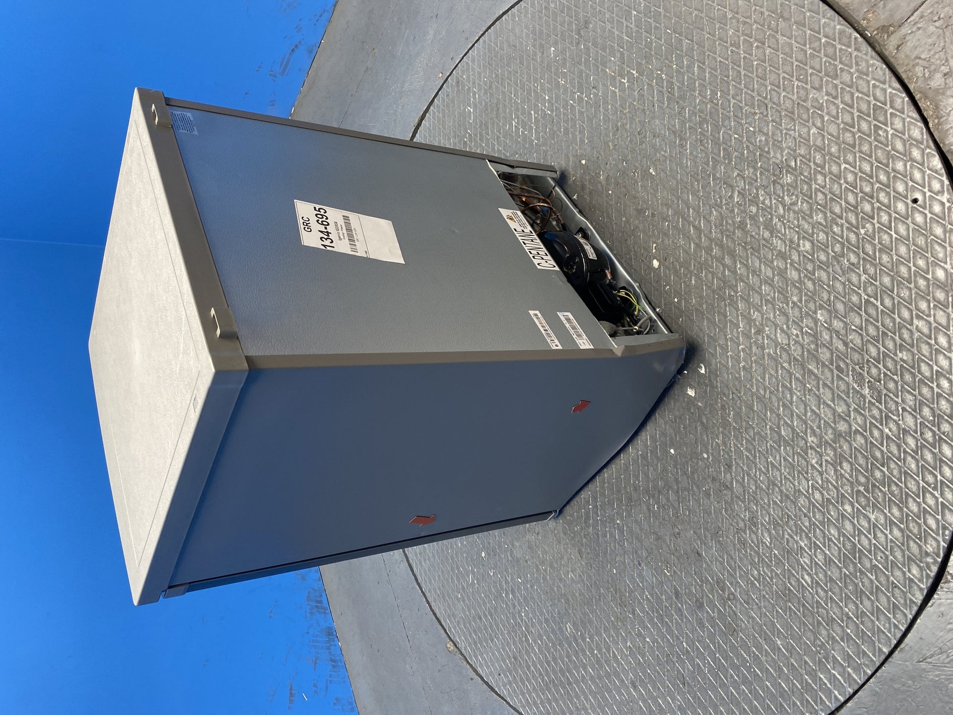 Igenix IG355X 91 Litre Under Counter Freezer