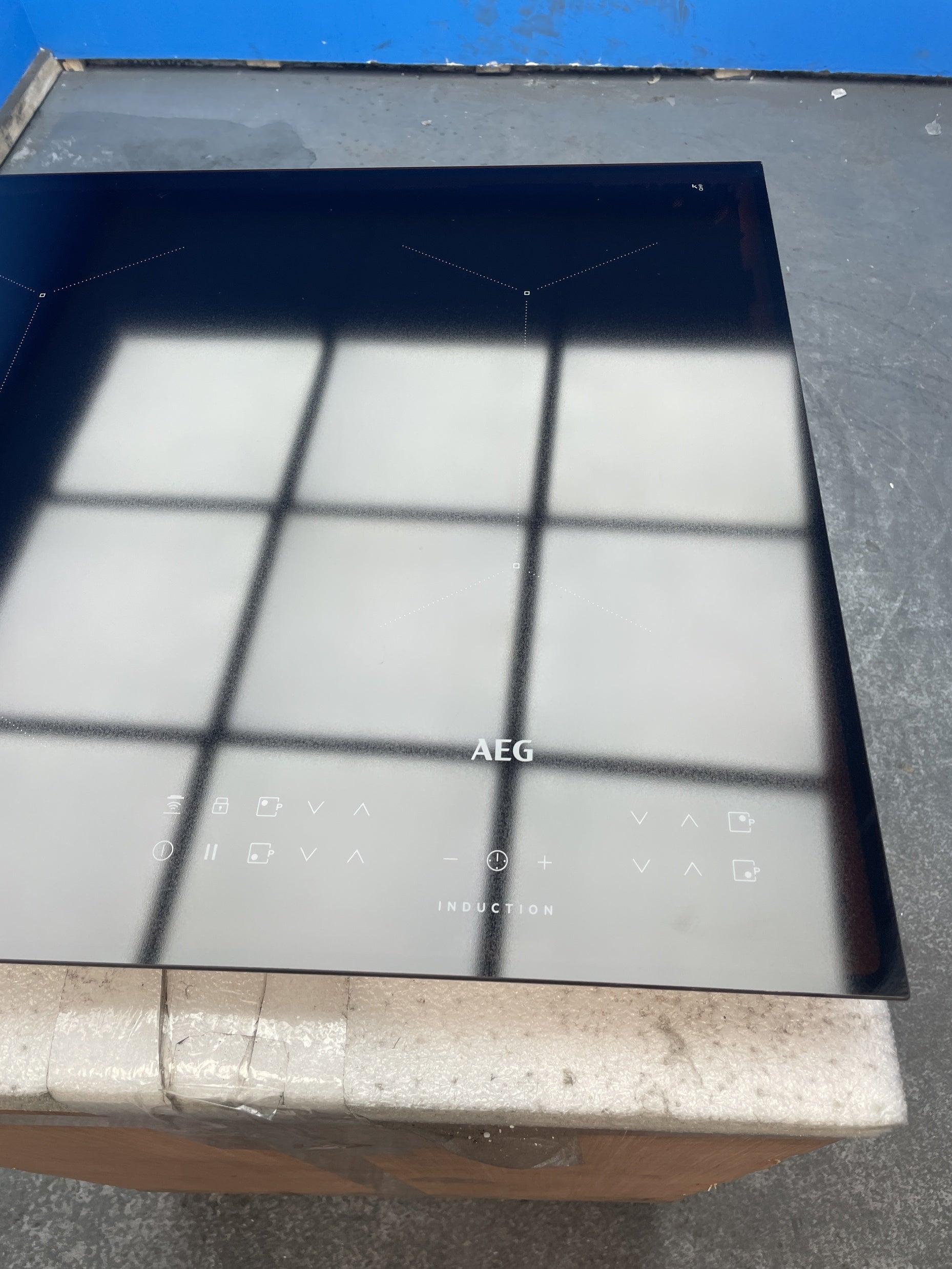 #GRC-142-842 - AEG ILB64334CB 60cm Induction Hob with Hob2Hood