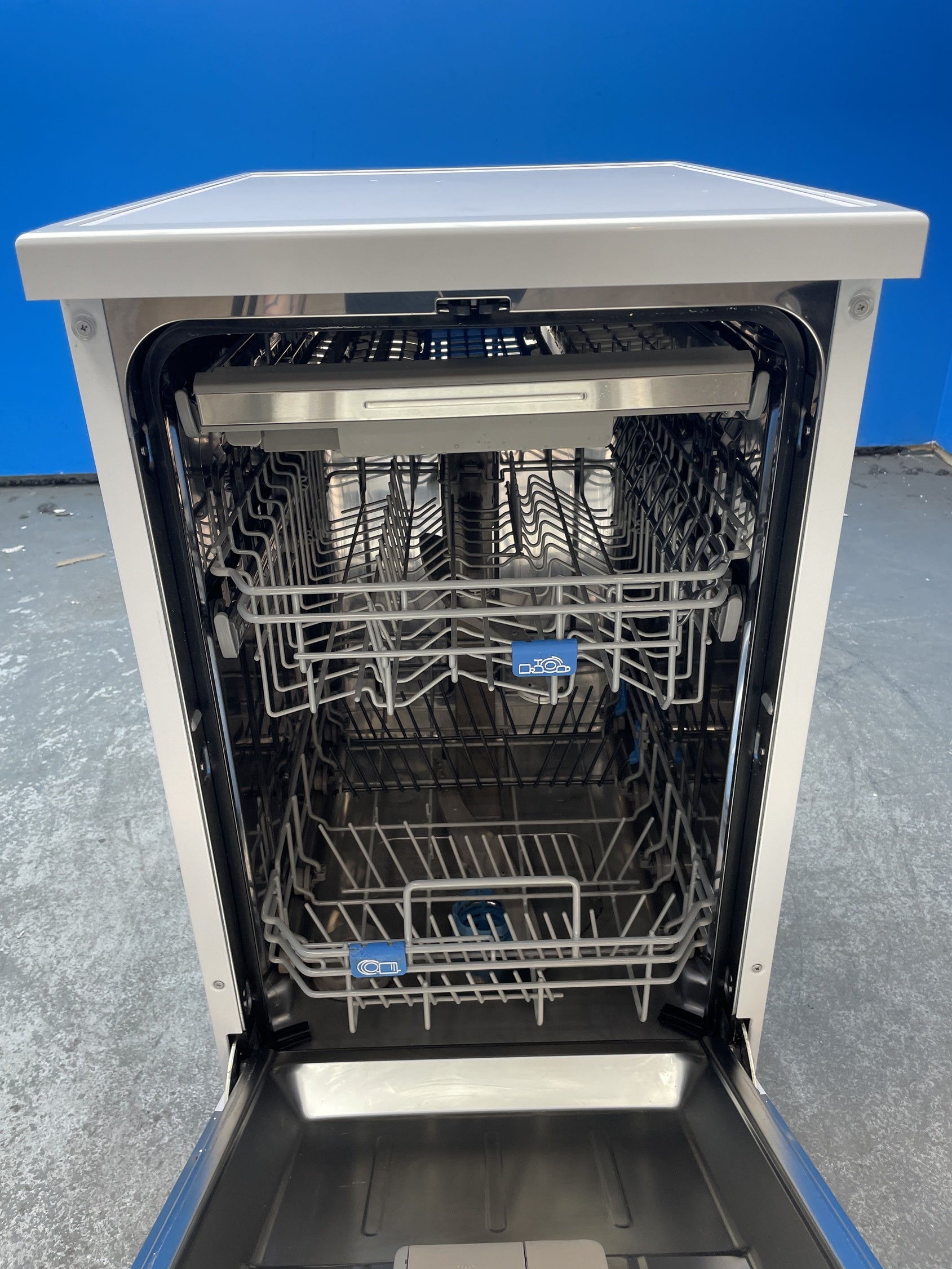 #GRC-158-771 - Midea MDWEF1034D(W) Slimline 10 Place Setting Dishwasher