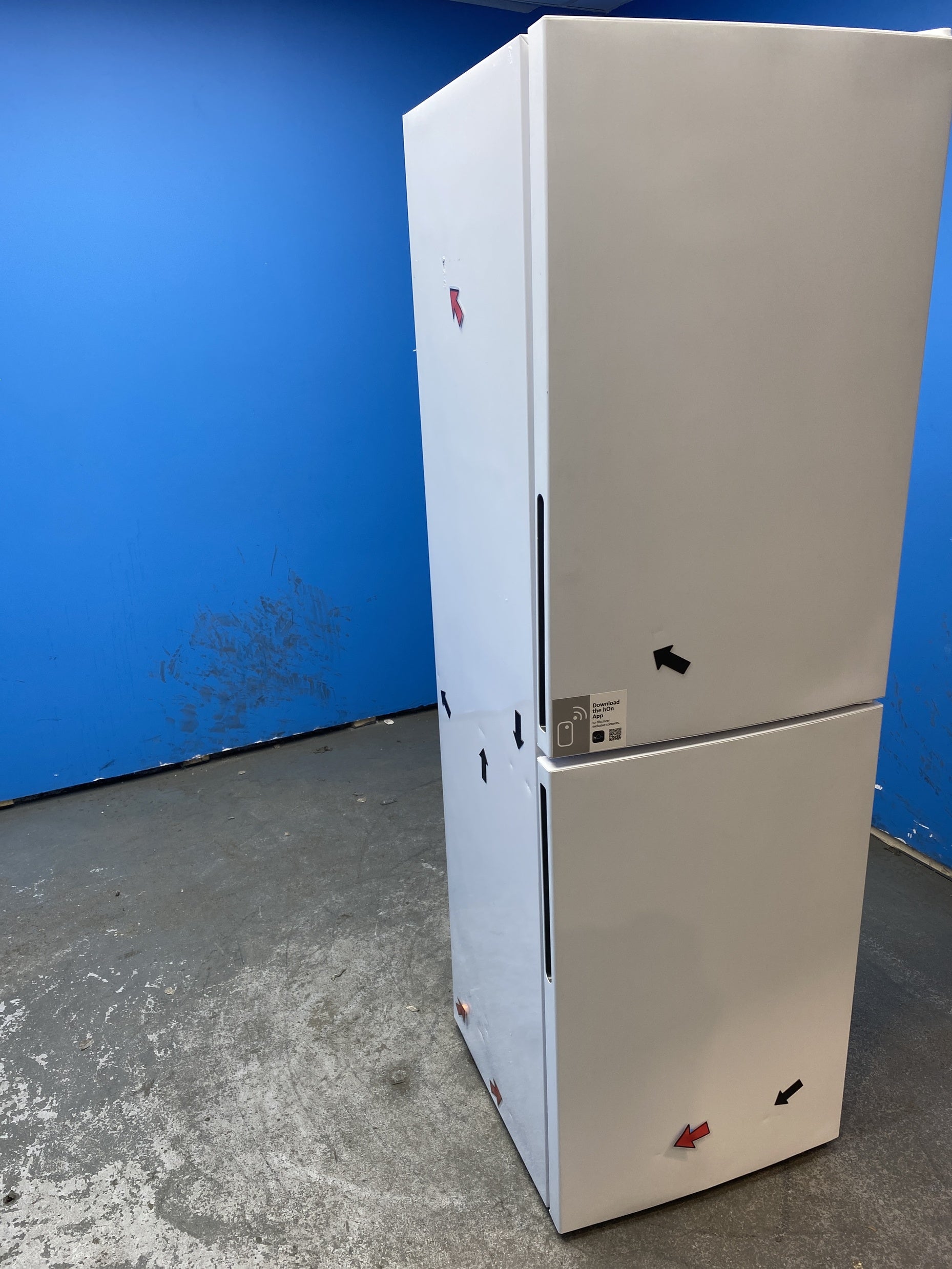 #GRC-156-220 - Hoover HVT3CLECKIHW 235 Litre Combi Fridge Freezer