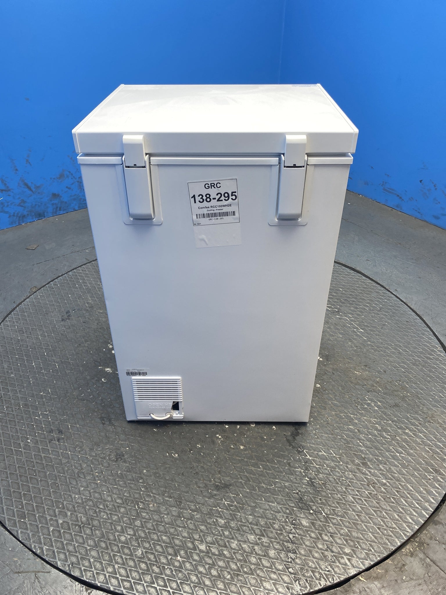 COMFEE' RCC100WH2E 99L Chest Freezer with Digital Control
