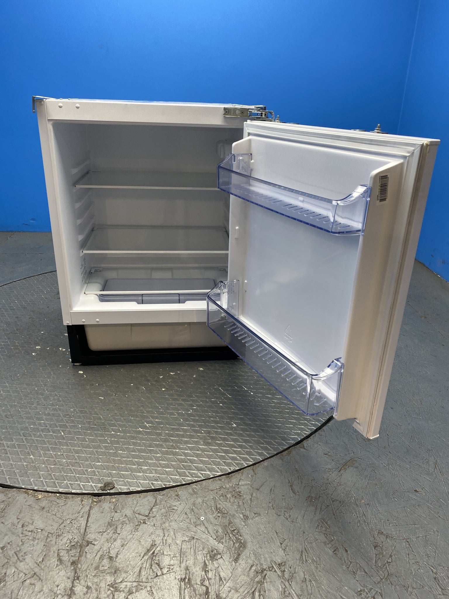 Statesman BU160FZ4E 96 Litre Integrated Under Counter Freezer