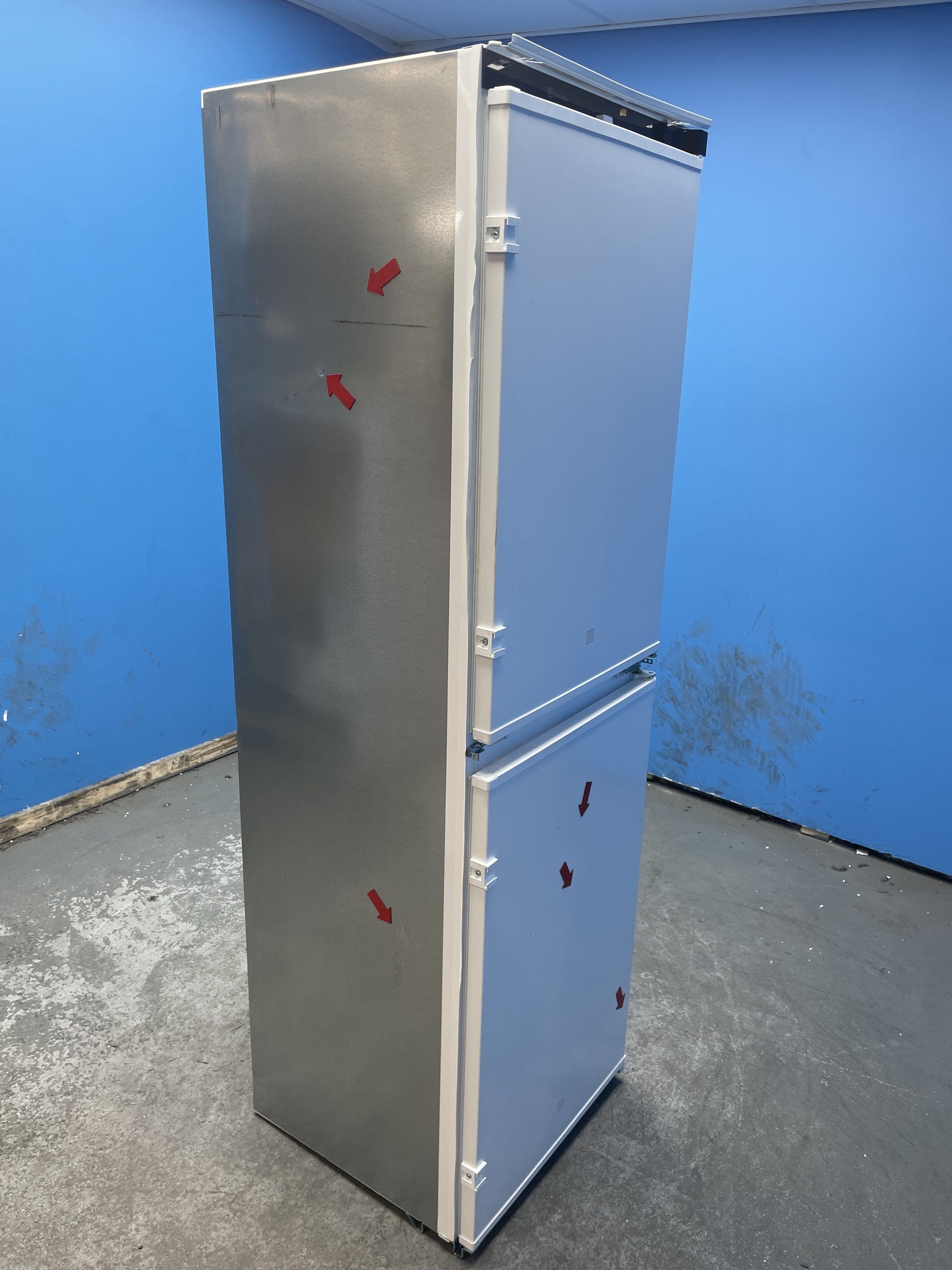 #GRC-158-316 - Electrolux LEL86012 Built-In TwinTech Fridge Freezer