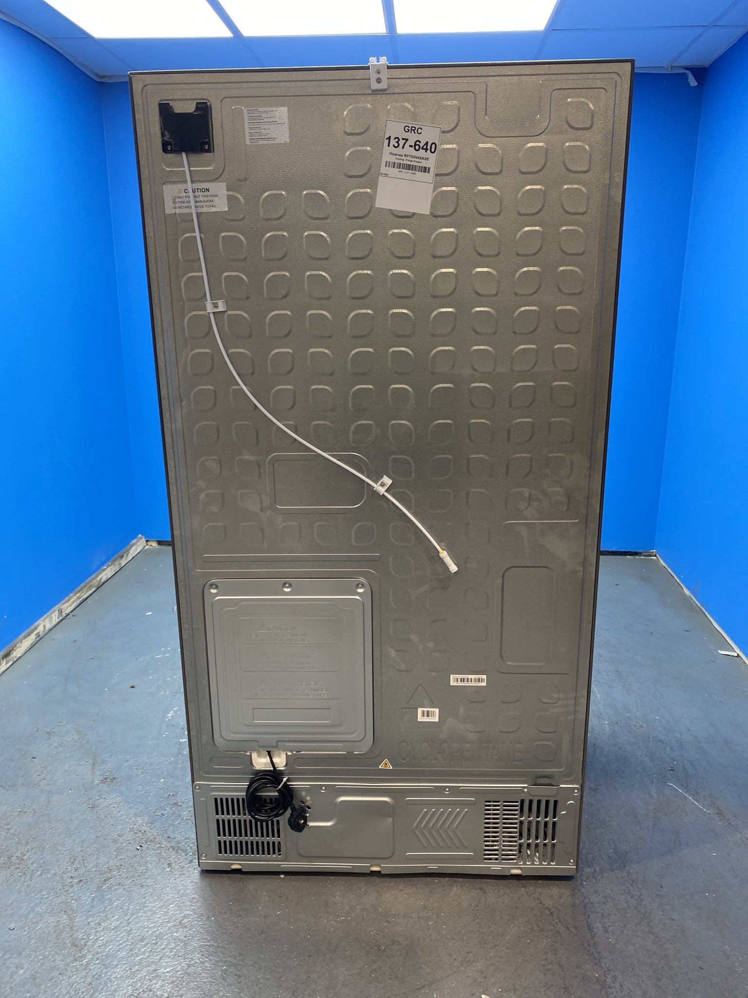 Hisense RF793N4SASE 612L French Door Fridge Freezer with Ice & Water