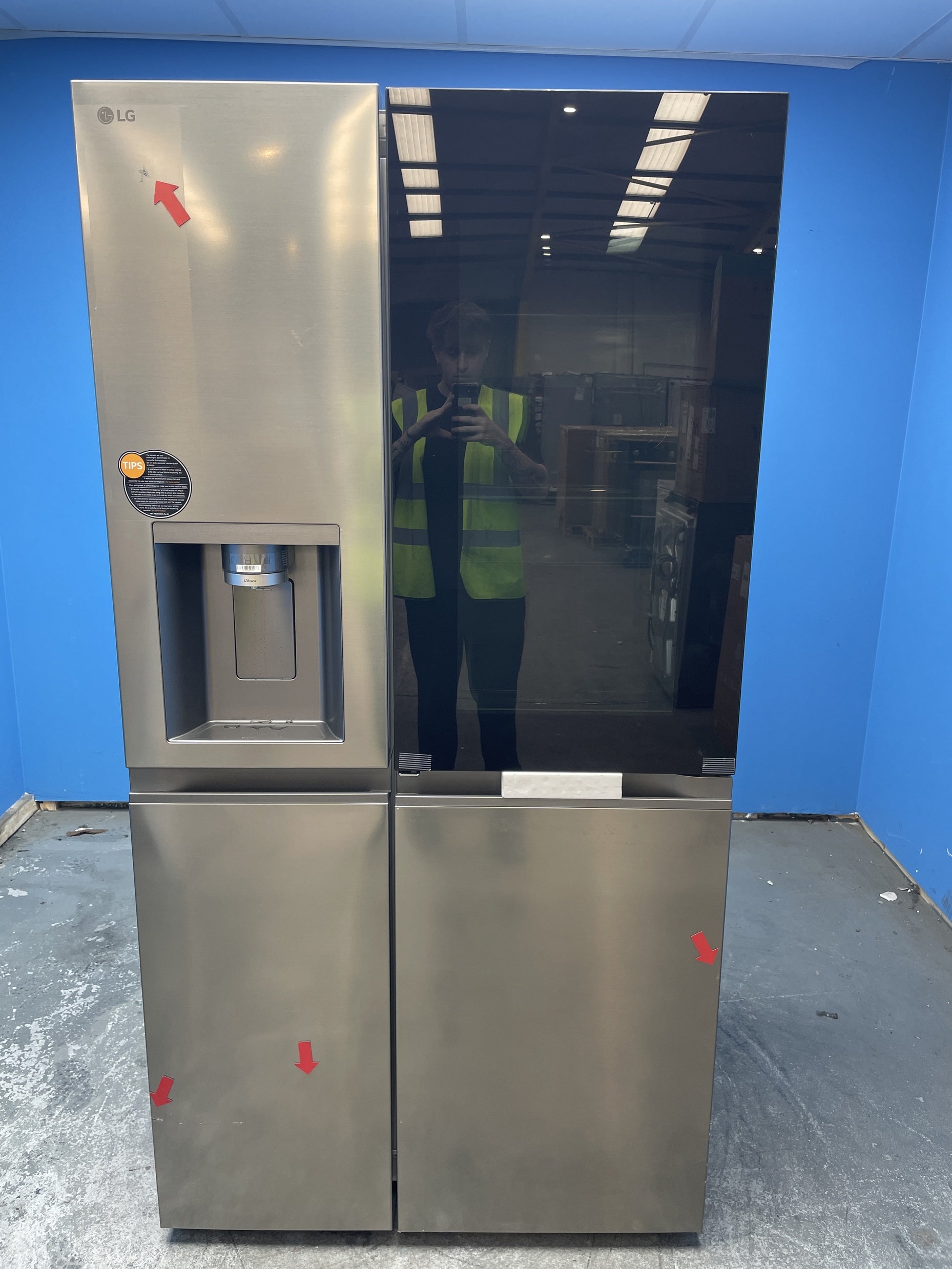 #GRC-158-058 - LG GSXE81PYBD InstaView American Style Fridge Freezer