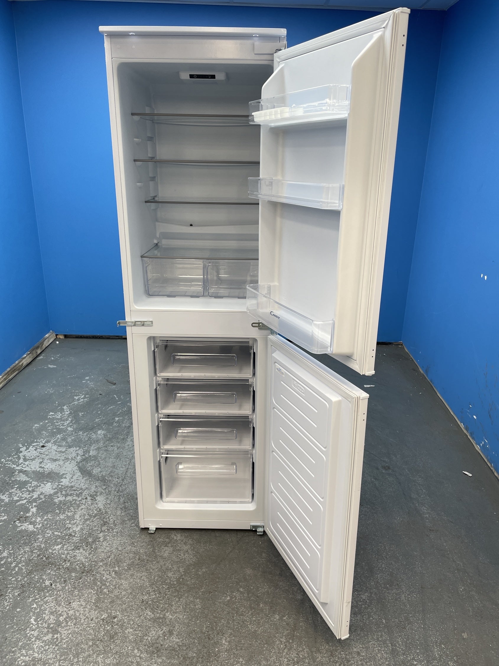 #GRC-154-889 - Candy CB50S518FK Integrated 50/50 Fridge Freezer