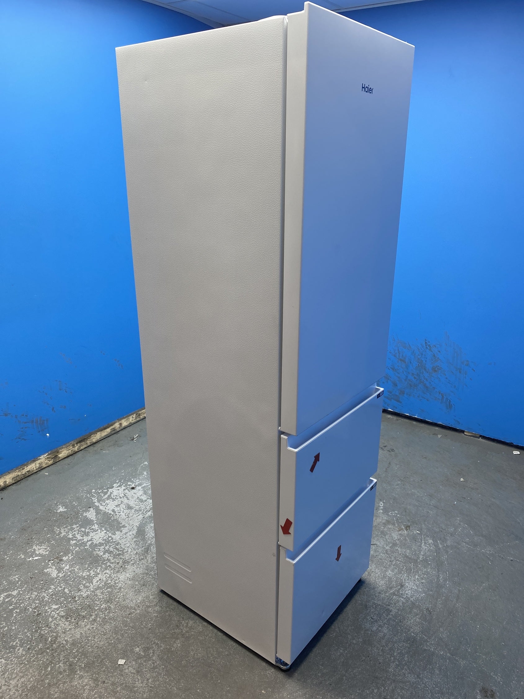 #GRC-153-858 - Haier 3D 55 Series 3 HTR3518ENMWK 60/40 Fridge Freezer