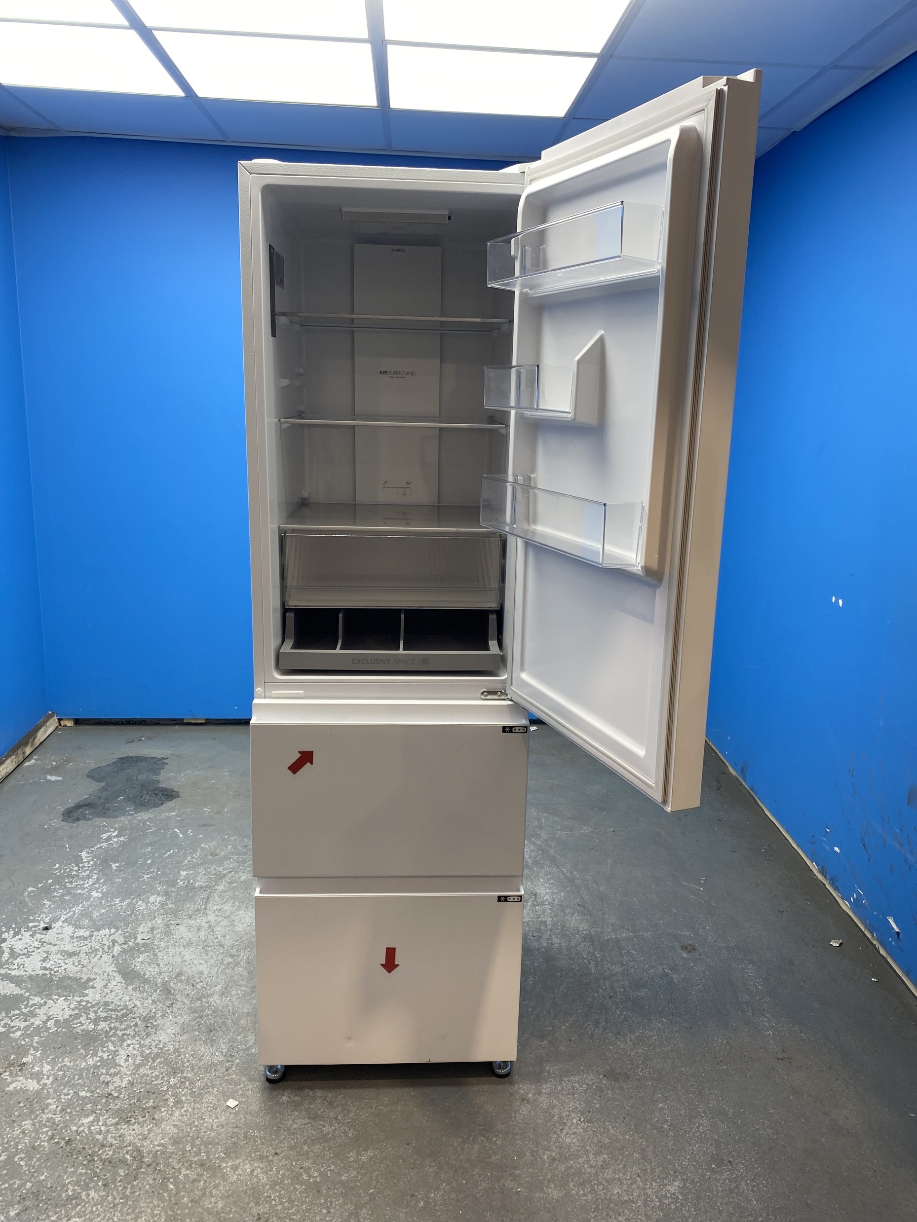 #GRC-153-858 - Haier 3D 55 Series 3 HTR3518ENMWK 60/40 Fridge Freezer