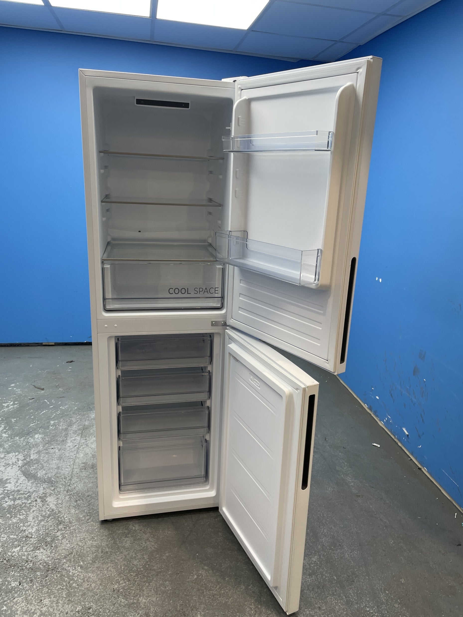 #GRC-152-218 - Hoover HOCT3L517EWK 252 Litre Combi Fridge Freezer