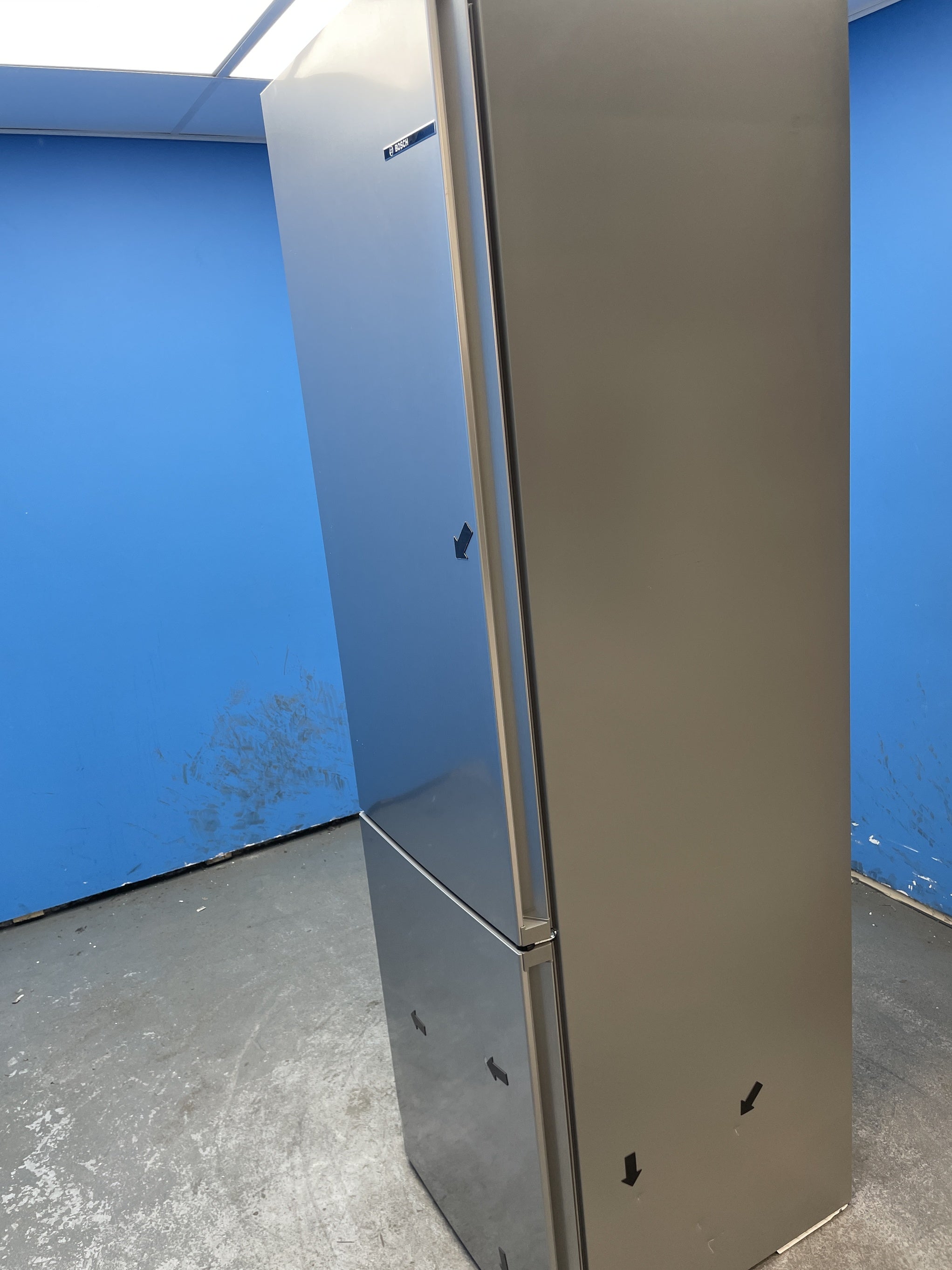 #GRC-157-800 - Bosch KGN392LAGG Series 4 60cm No Frost Fridge Freezer