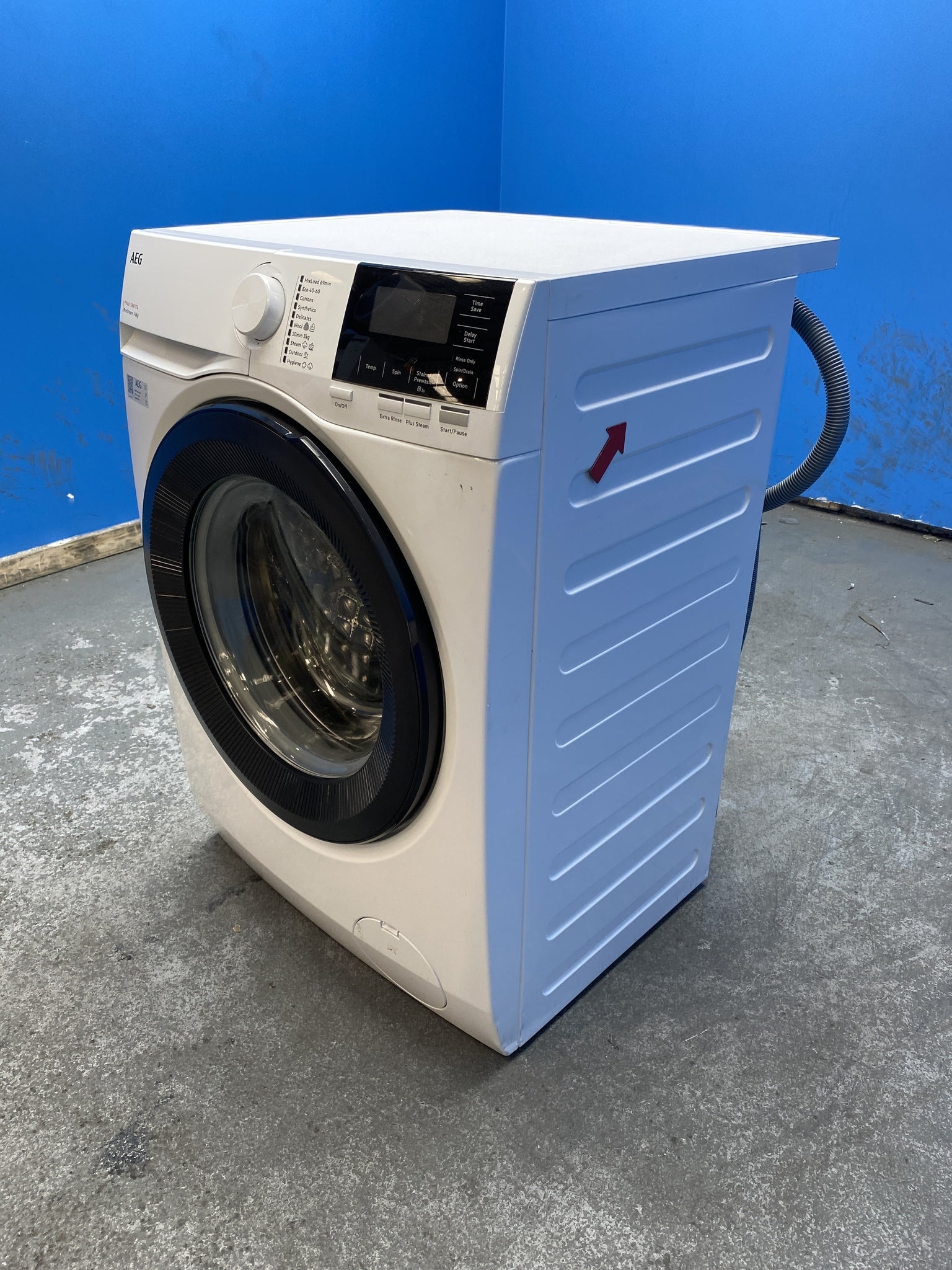 #GRC-156-007 - AEG LFR71844B 7000 8kg 1400rpm ProSteam Washing Machine