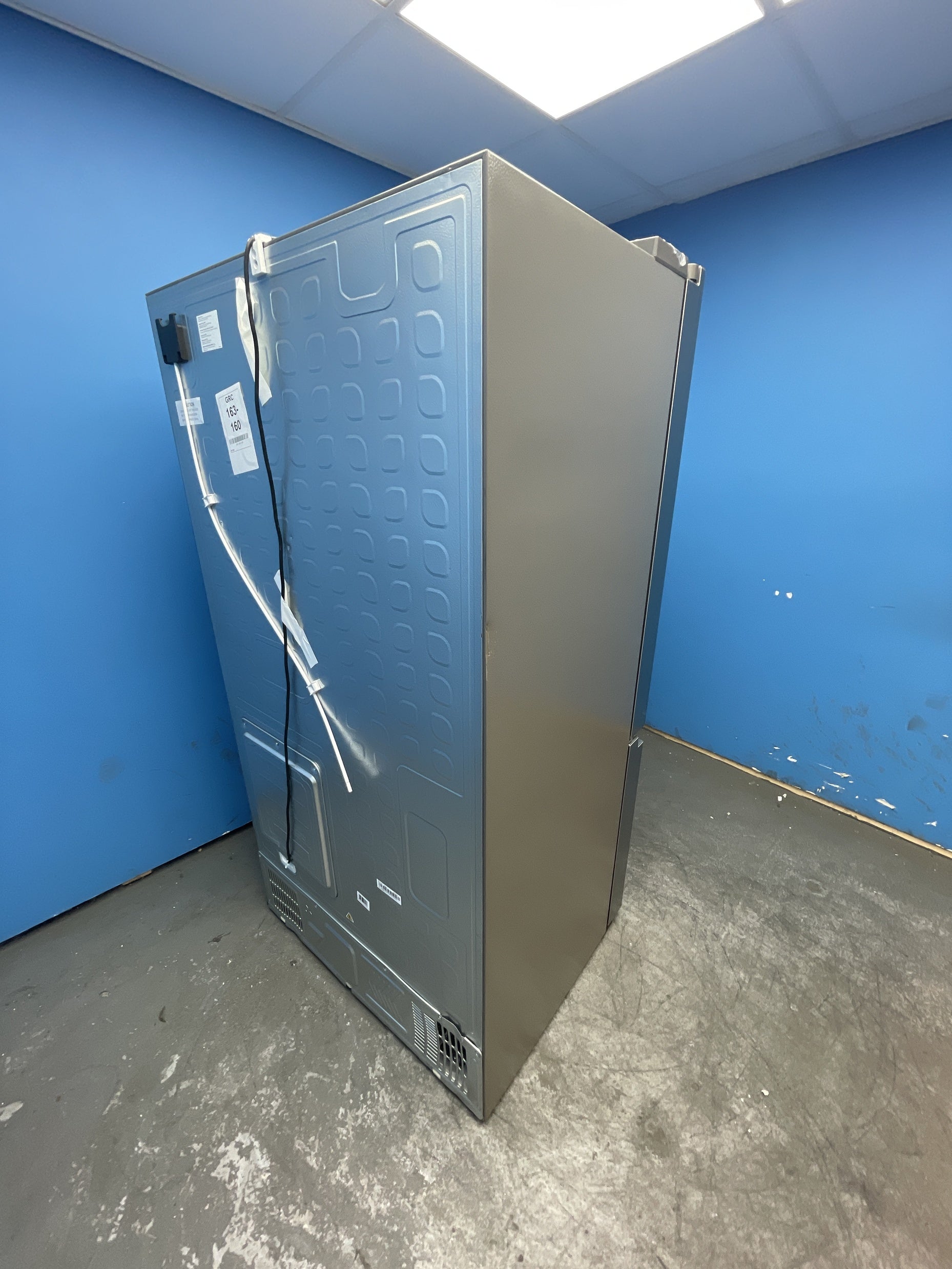#GRC-163-160 - Hisense RF793N4SASE 612L French Door Fridge Freezer with Ice & Water